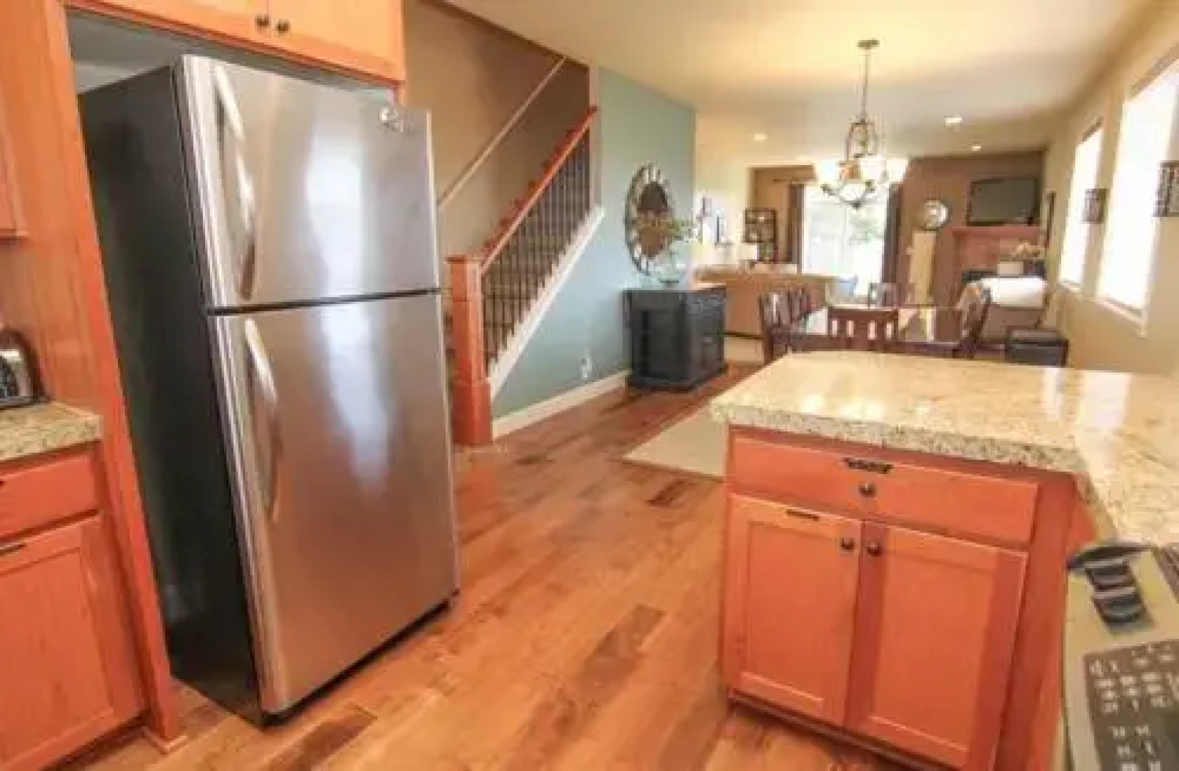 Beach Pine - 4 Br home by RedAwning