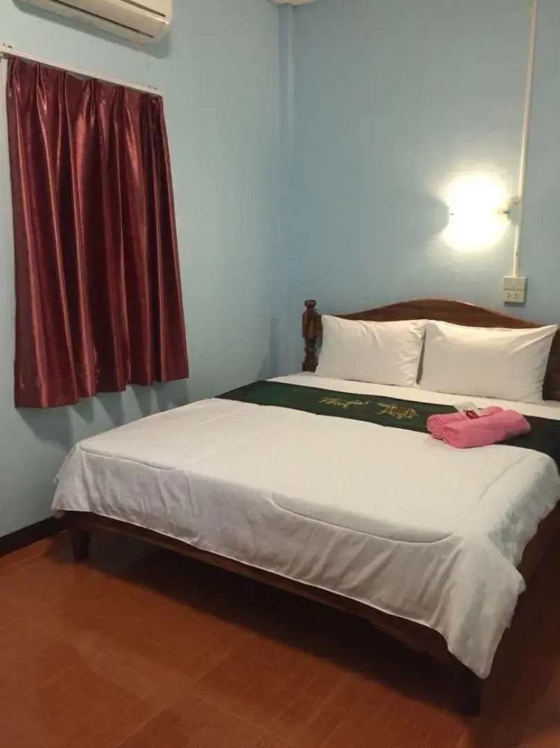 Tong111 Rattaburi Hotel