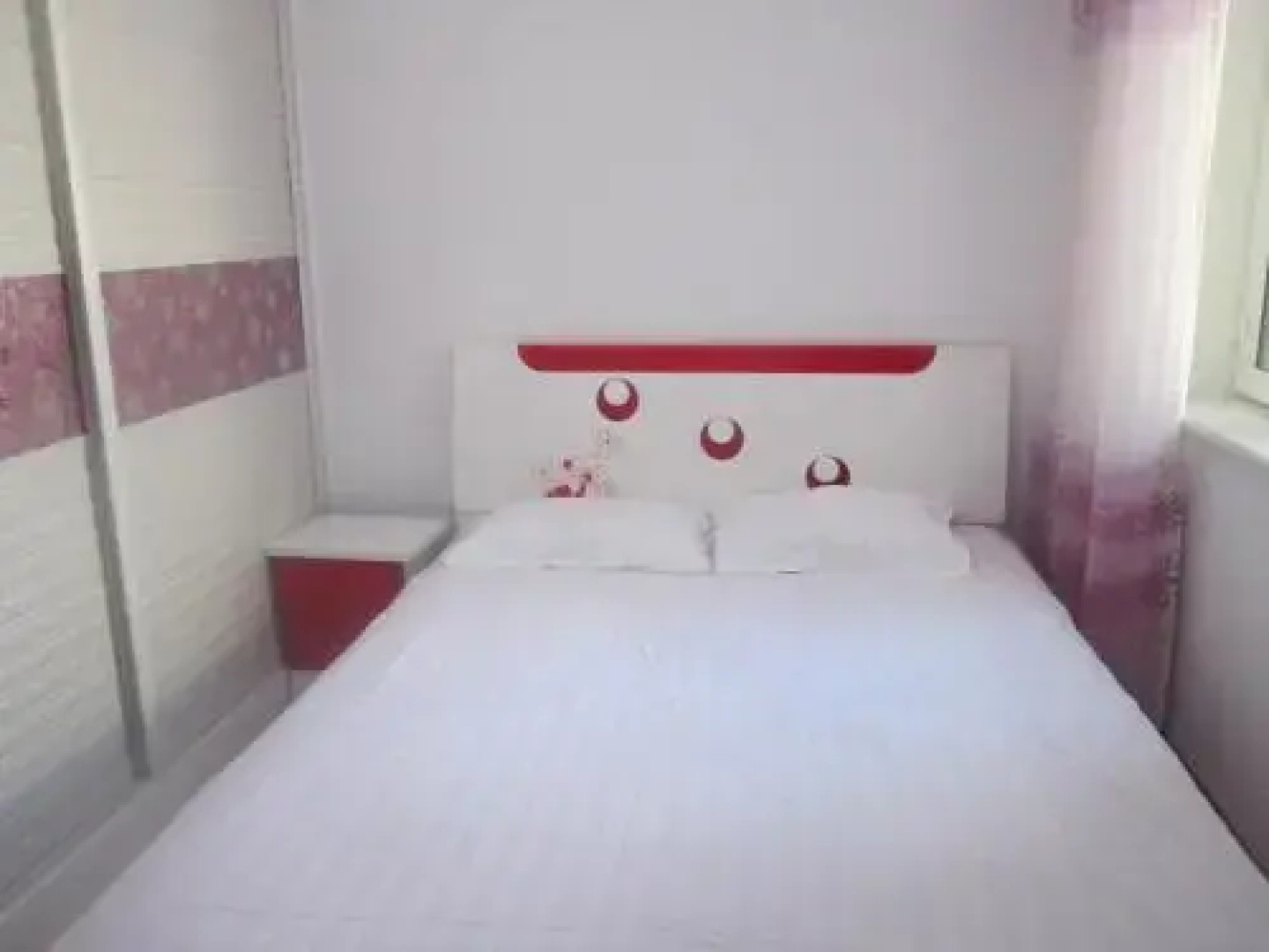 Autumn Populars Family Guesthouse