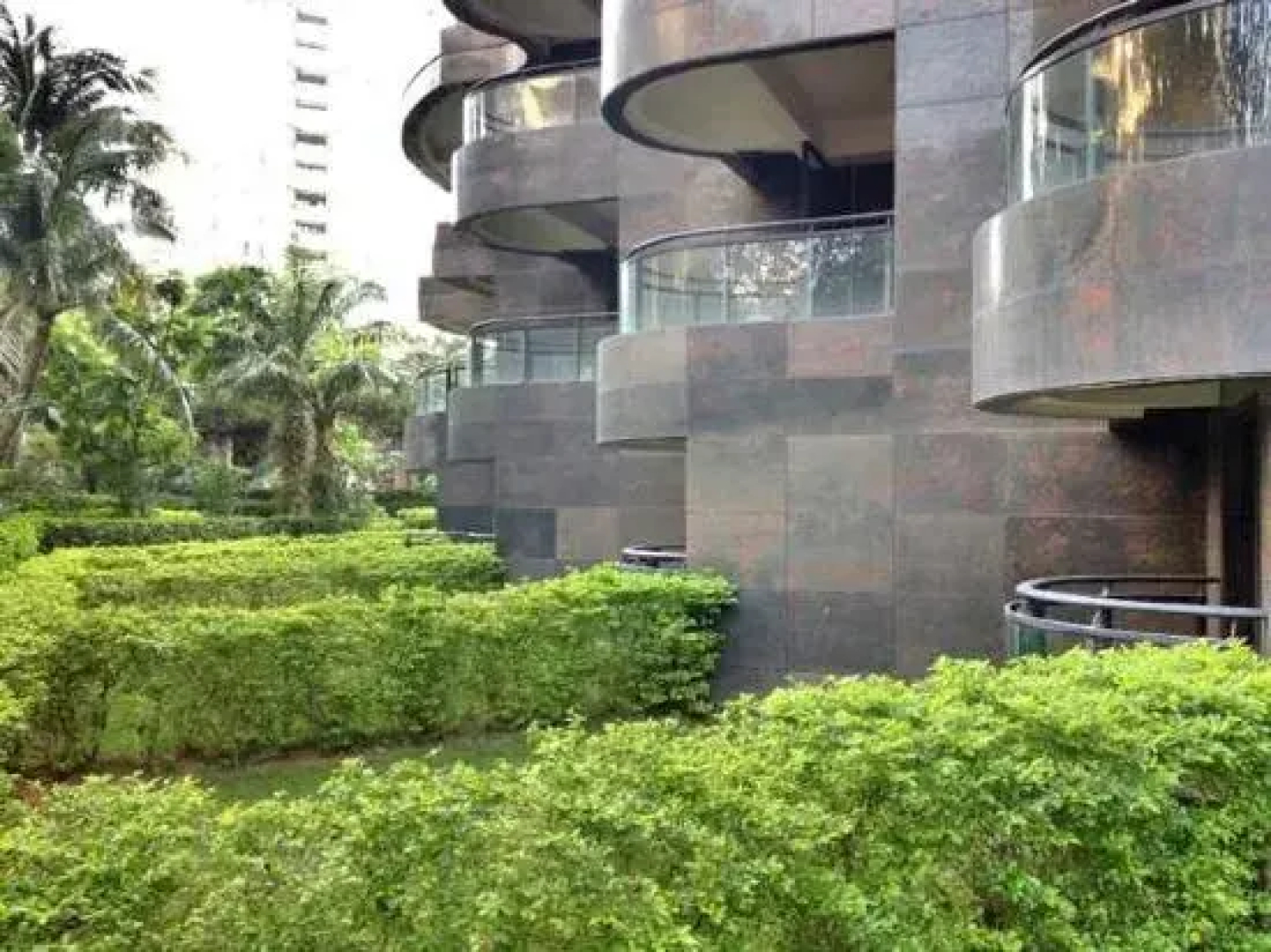 Dream Plus Apart Hotel & Youth Hostel