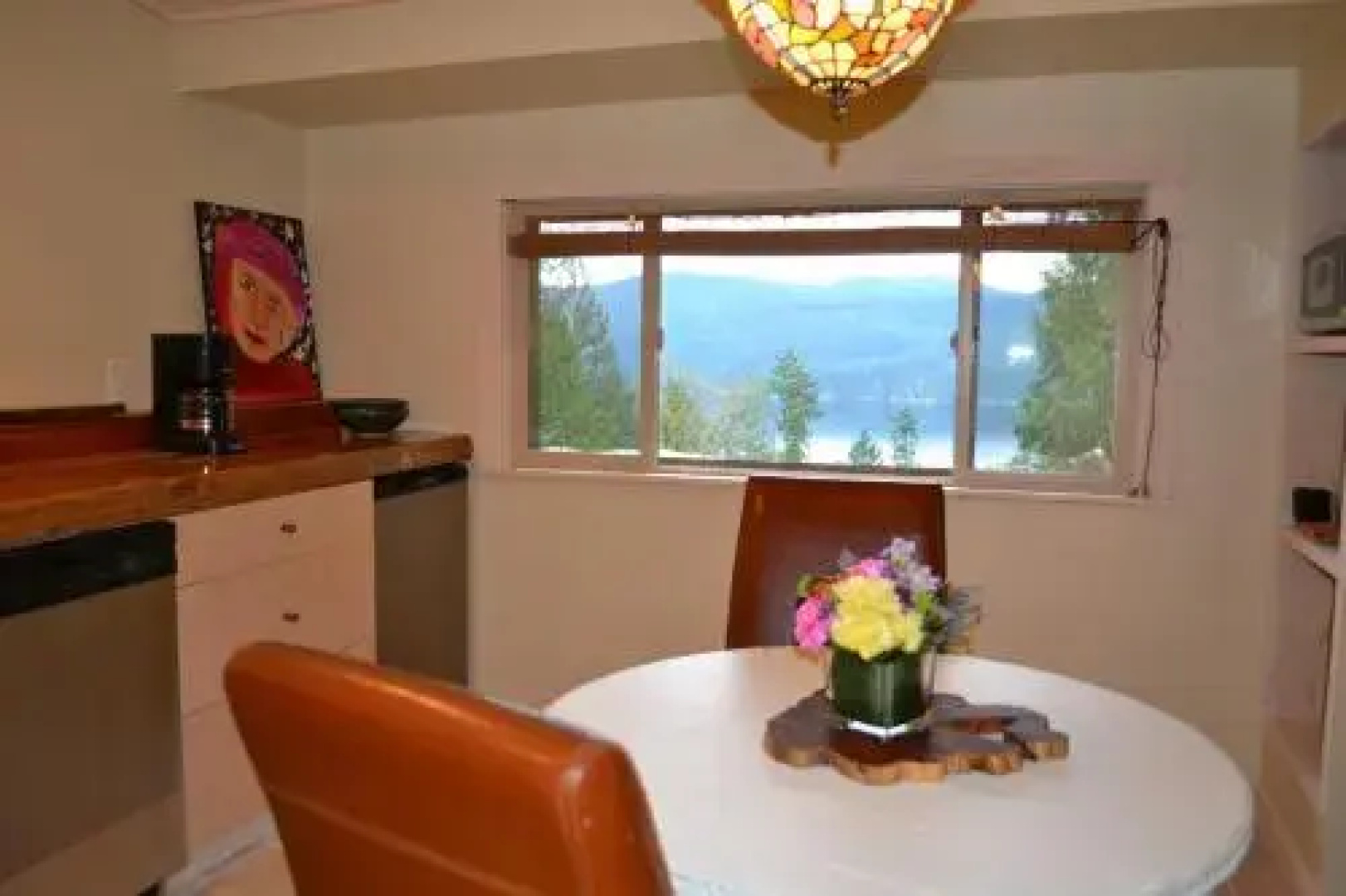 Casa Bella Guesthouse on Sechelt Inlet