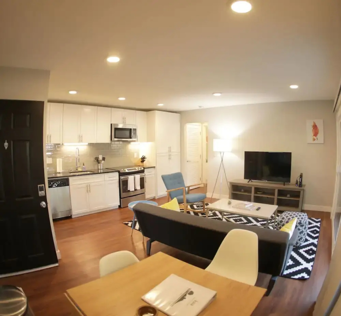 Kasa Mountain View Apartments