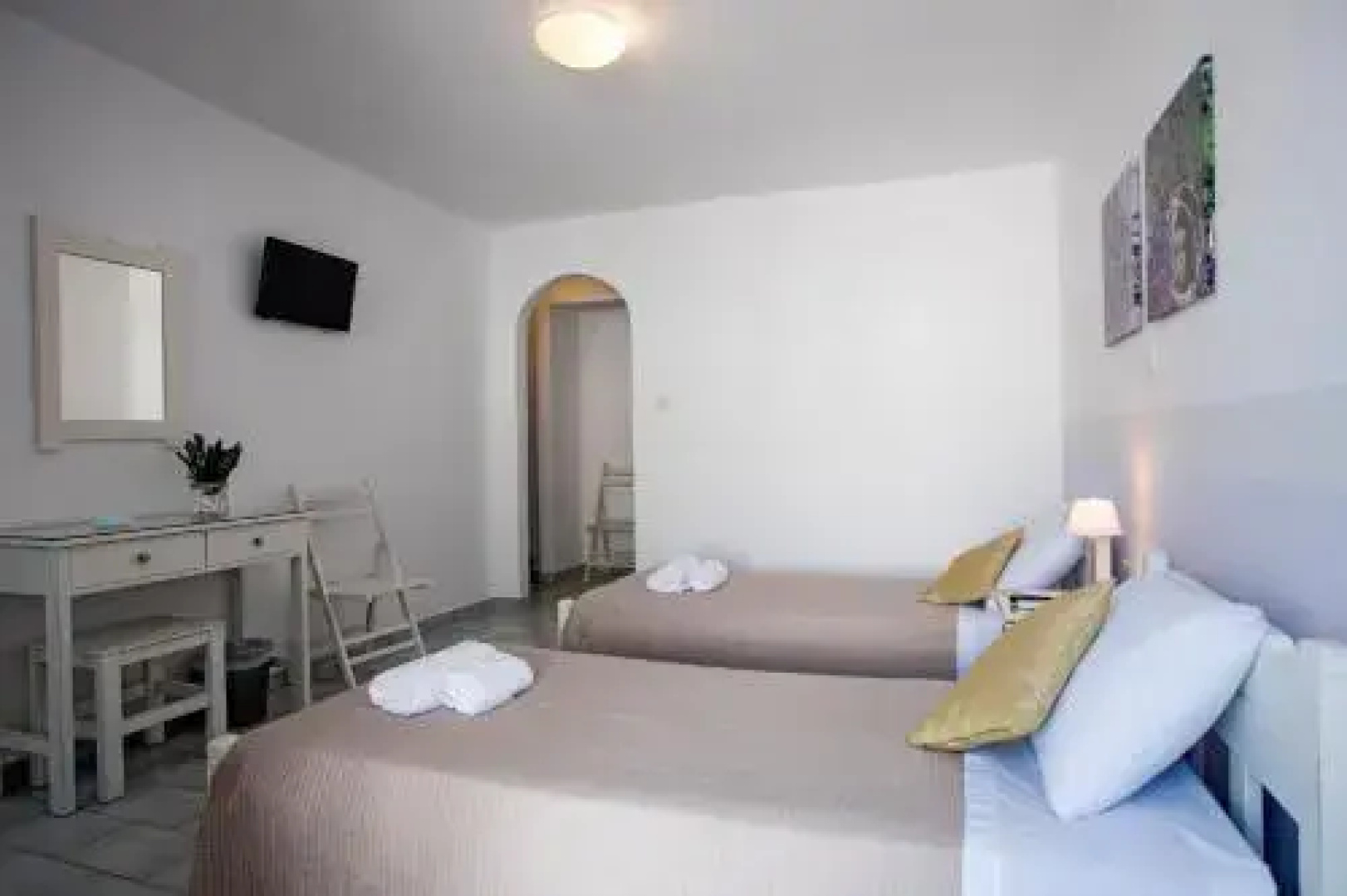 Perivoli Rooms