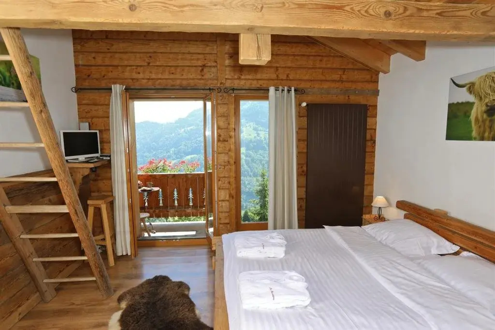 Les chambres et Roulottes des Noisetiers