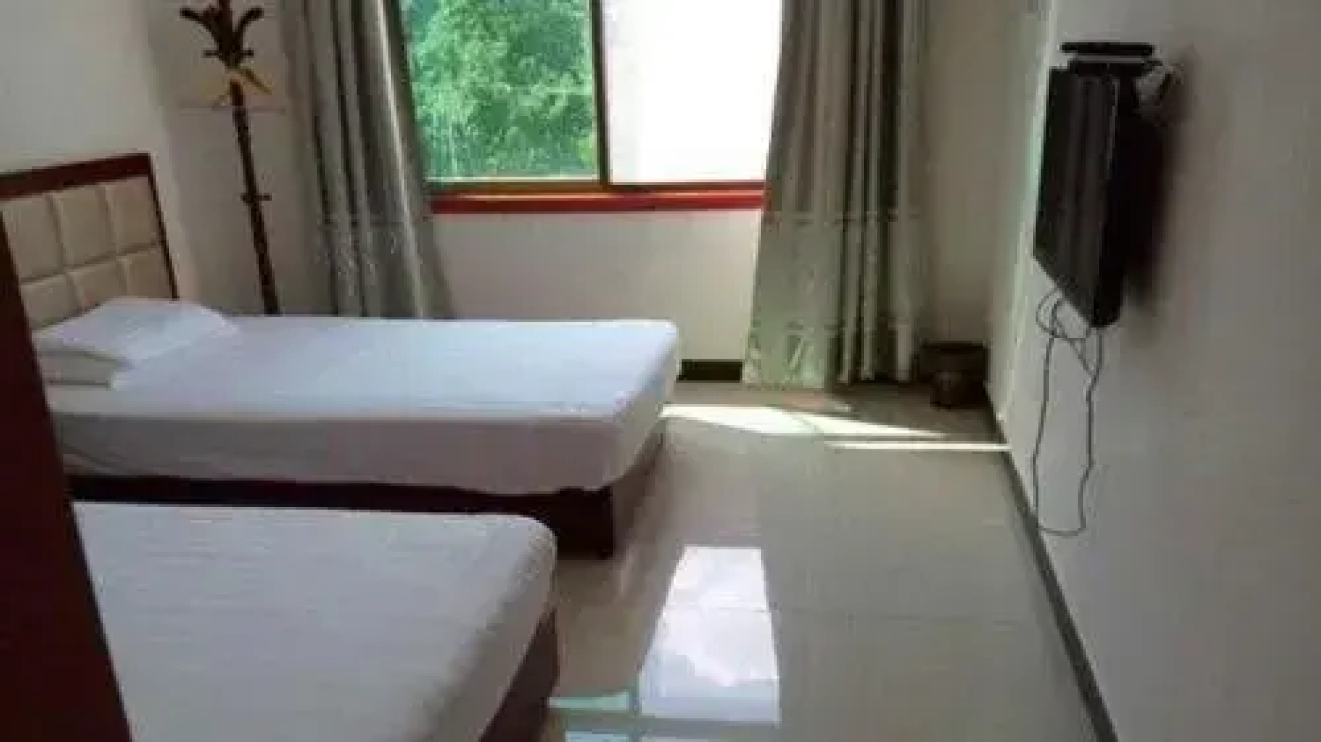 Jinsixia Fenghua Accomodation