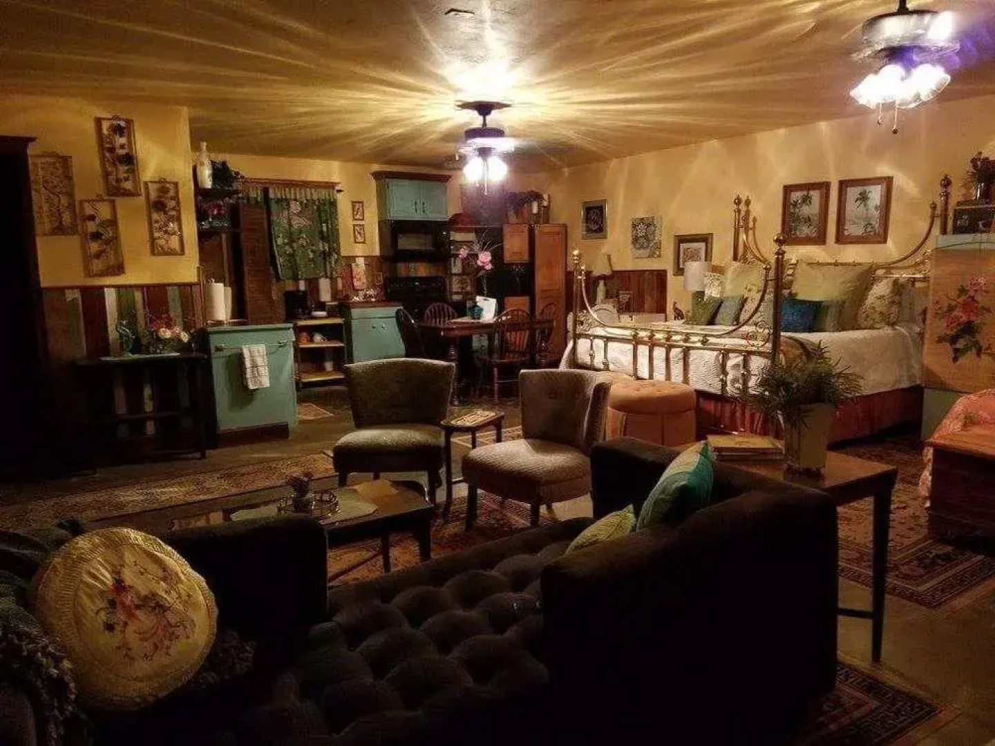 The Rusted Poppy Inn