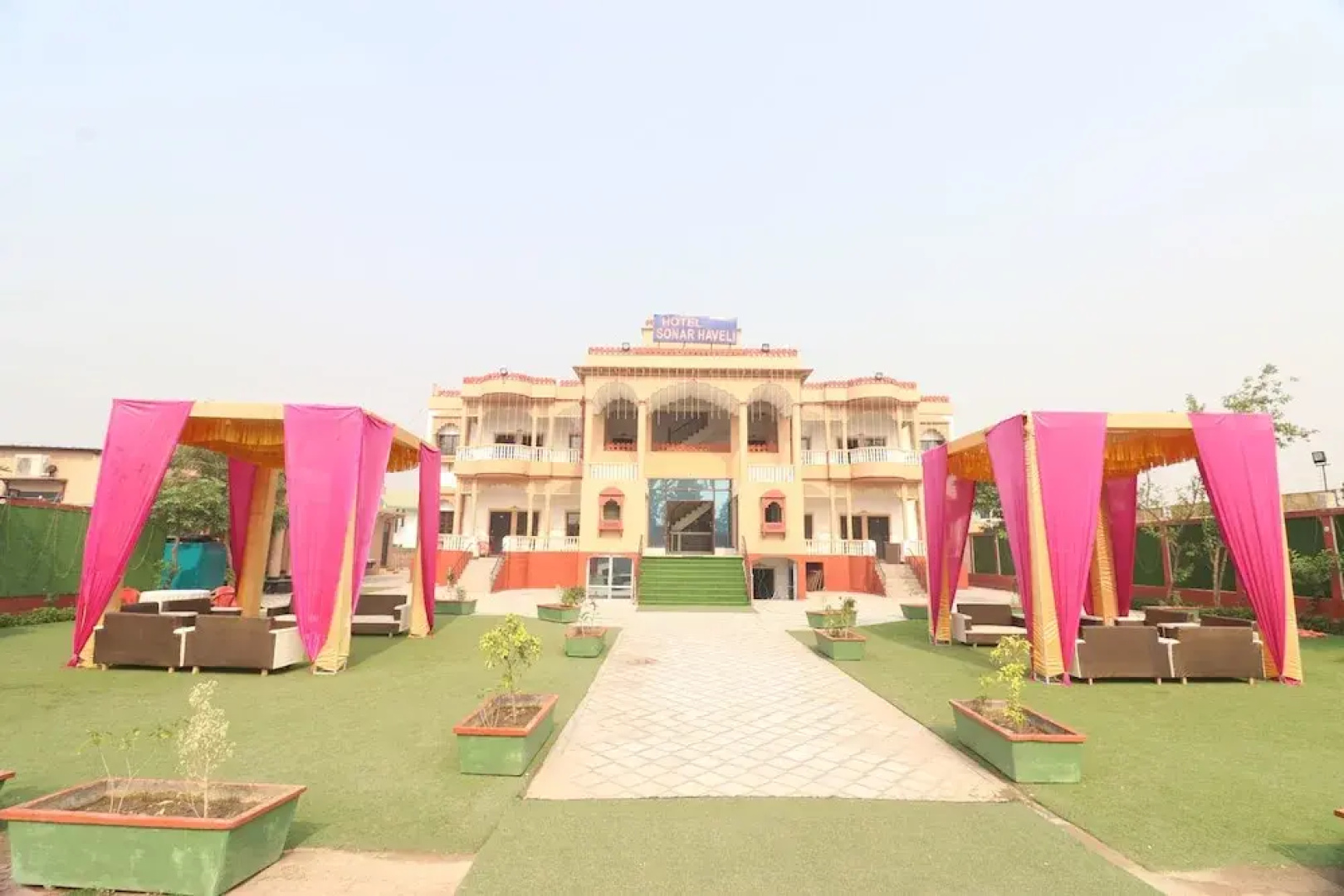 OYO 22446 Sonar Haveli