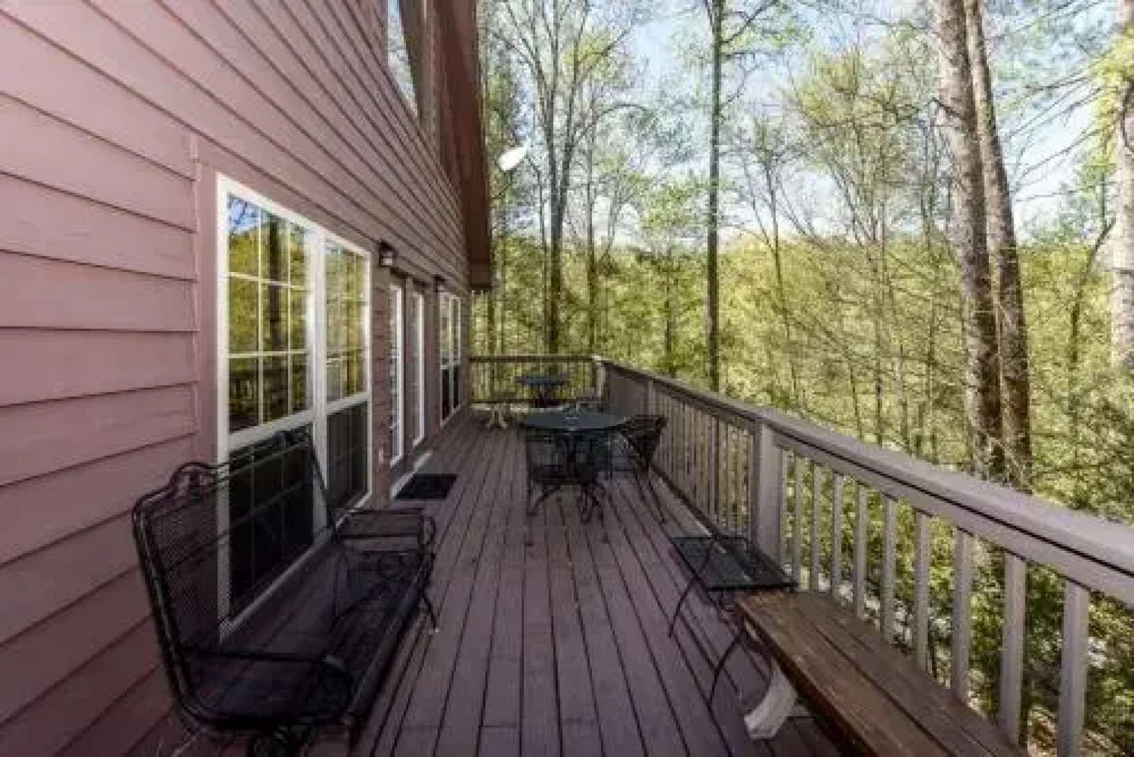 Beeks Peak - 4 Br home by RedAwning