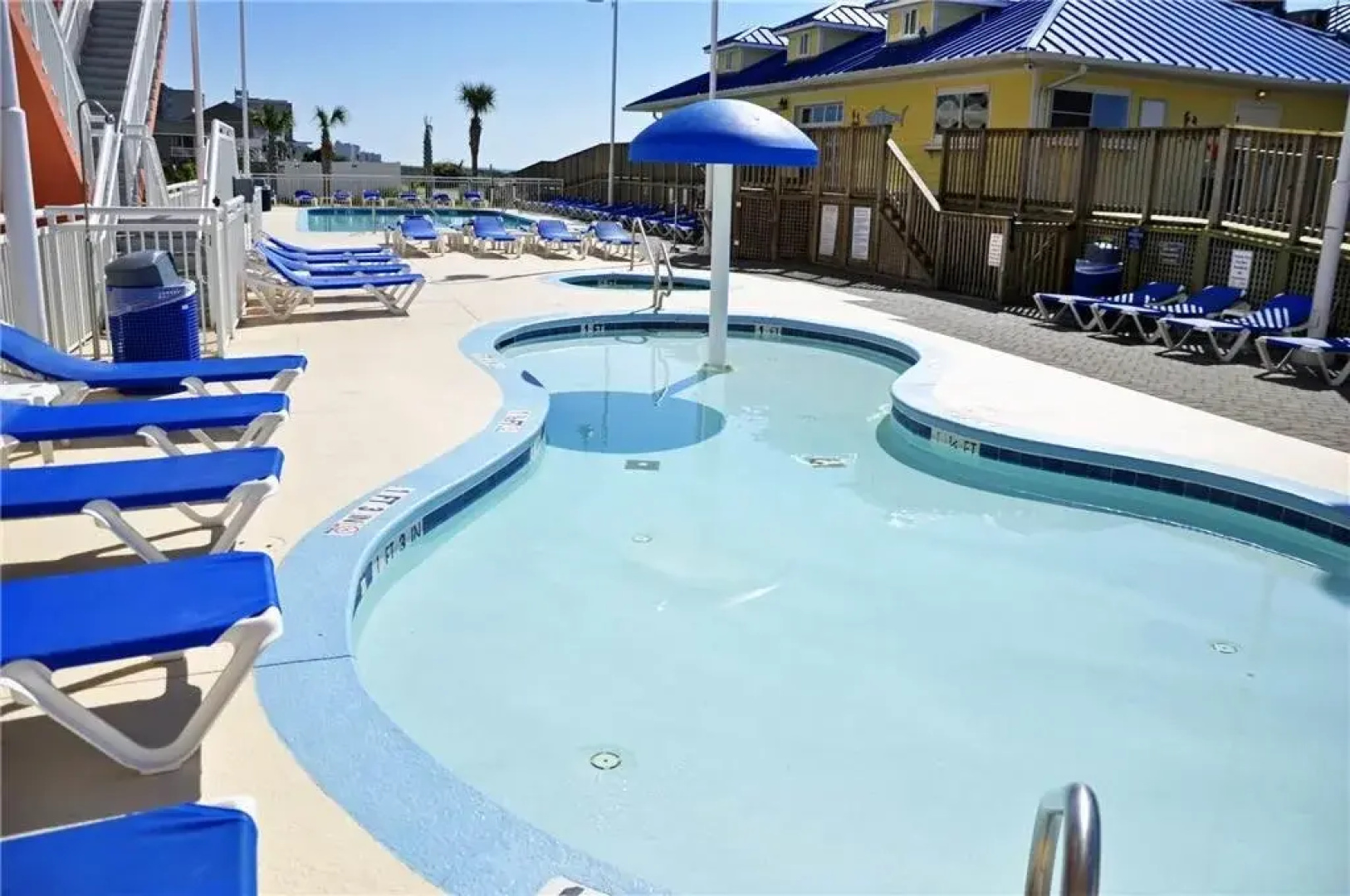 Prince Resort 702