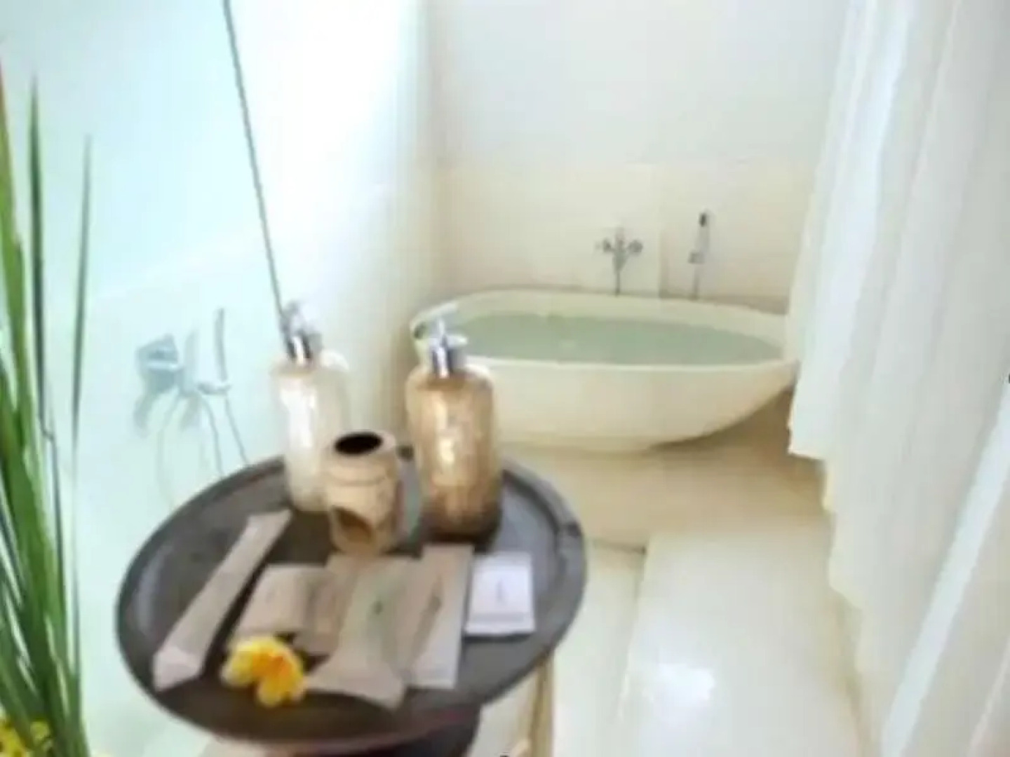 The Prabu House of Art and Villa