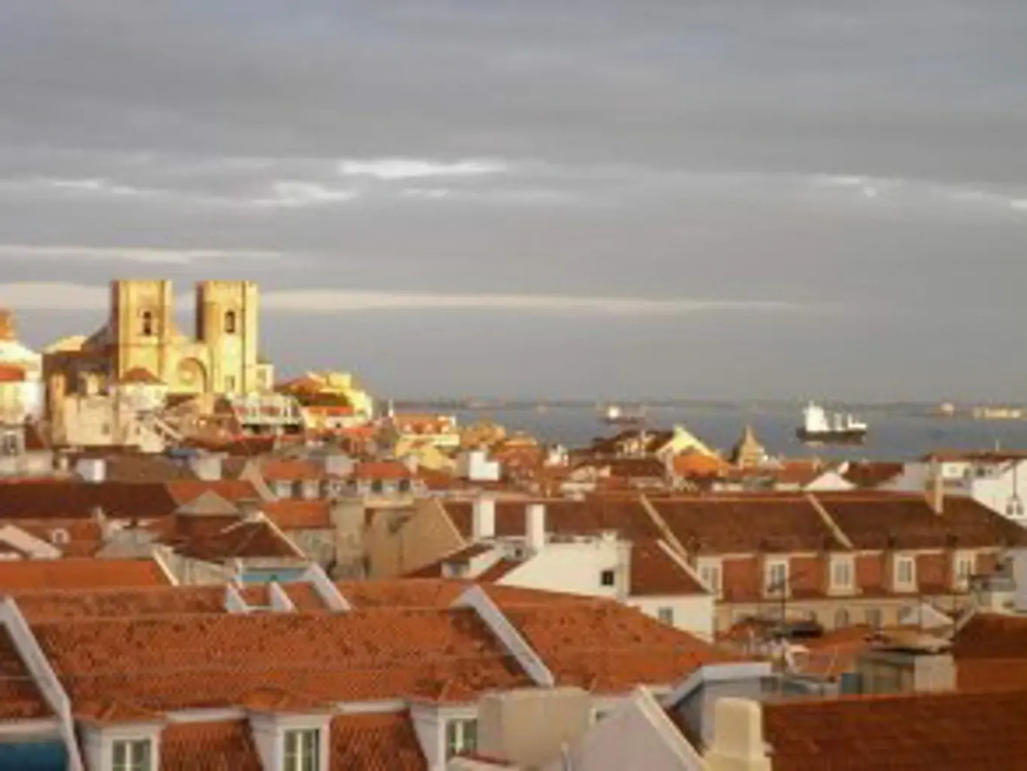 T Lisbon Rooms InSuites