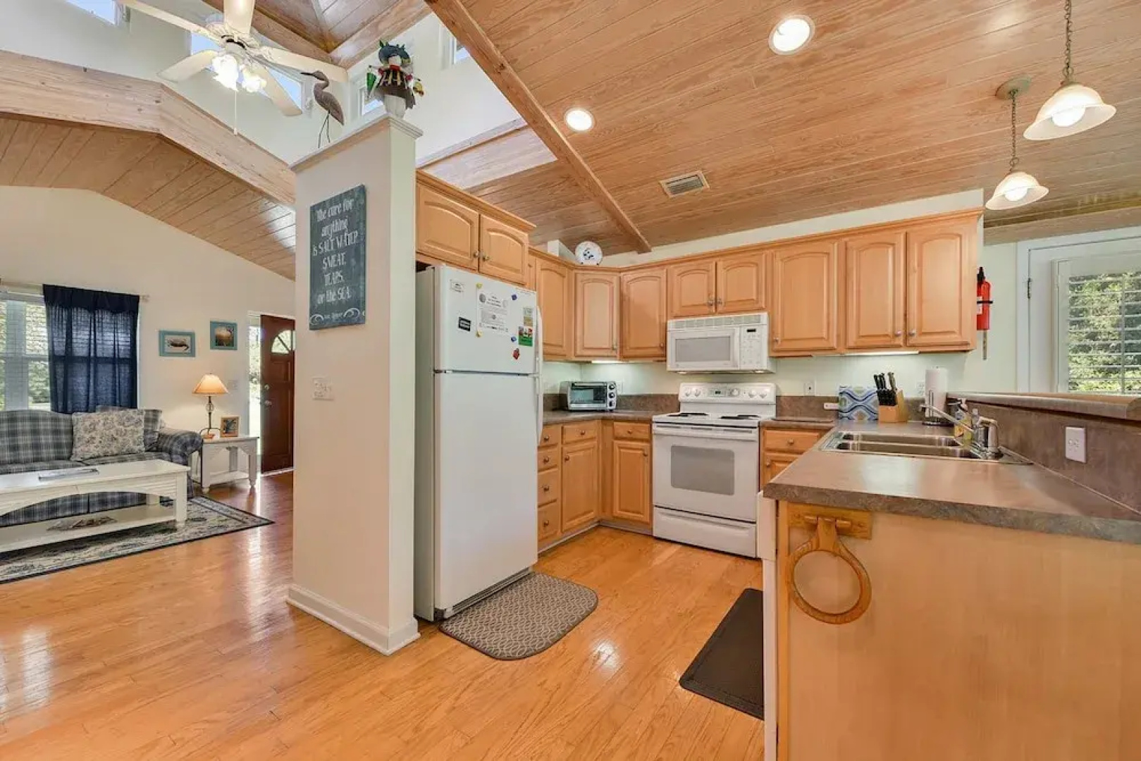 Beach, Love, and Happiness - 4 Br Home