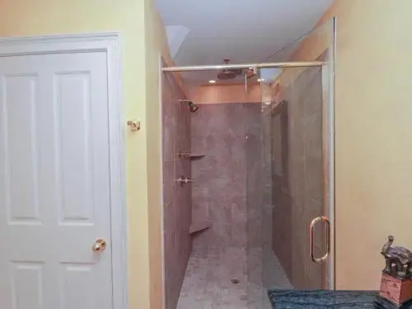 Glen Eagle 317 by RedAwning