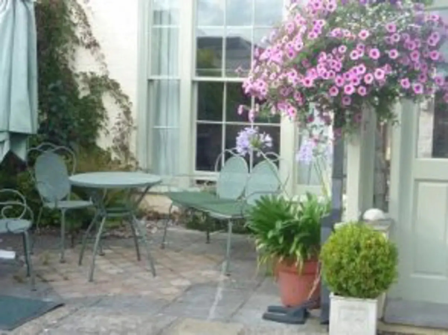 Henwick House Bed &Breakfast