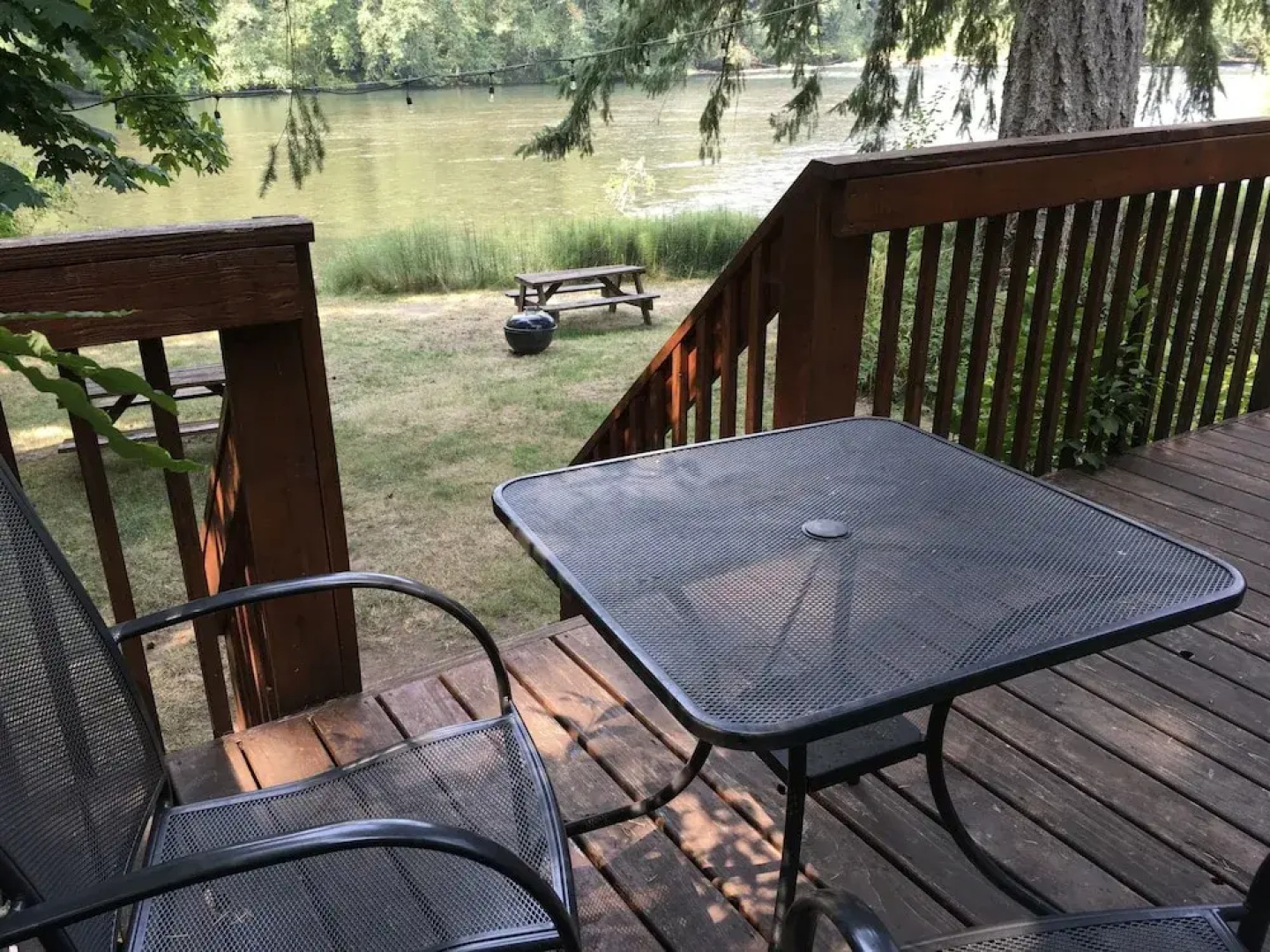 McKenzie River Inn Bed & Breakfast and Cabins