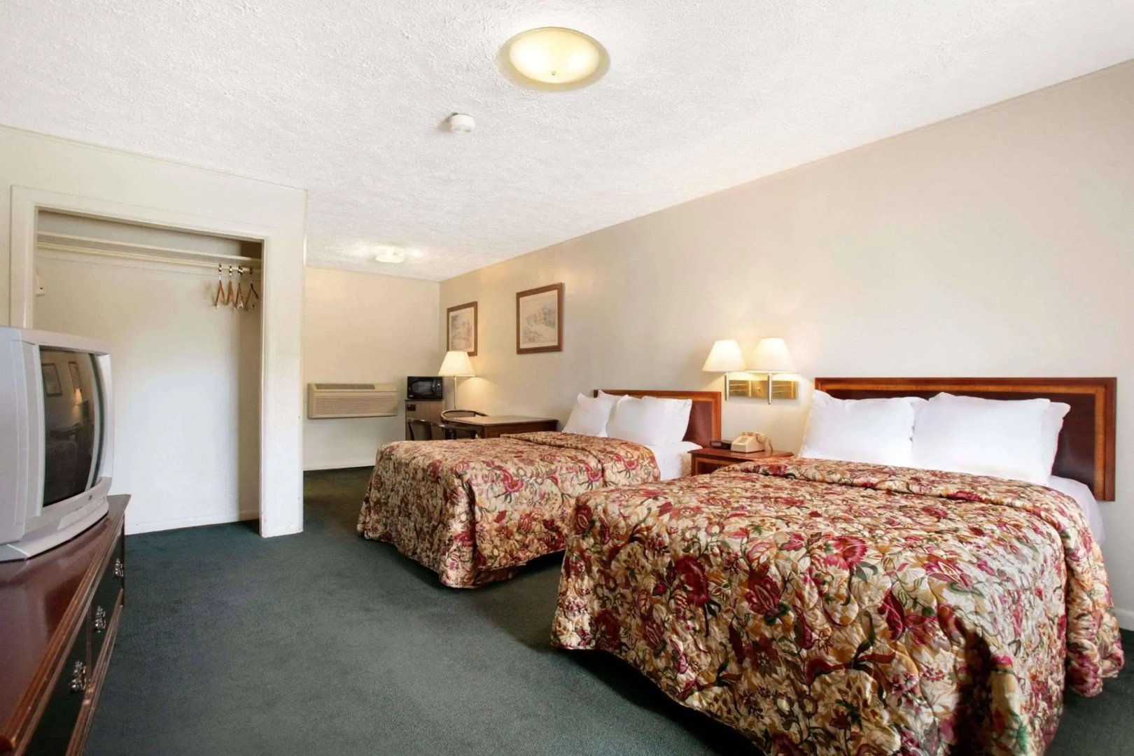 Knights Inn Oswego
