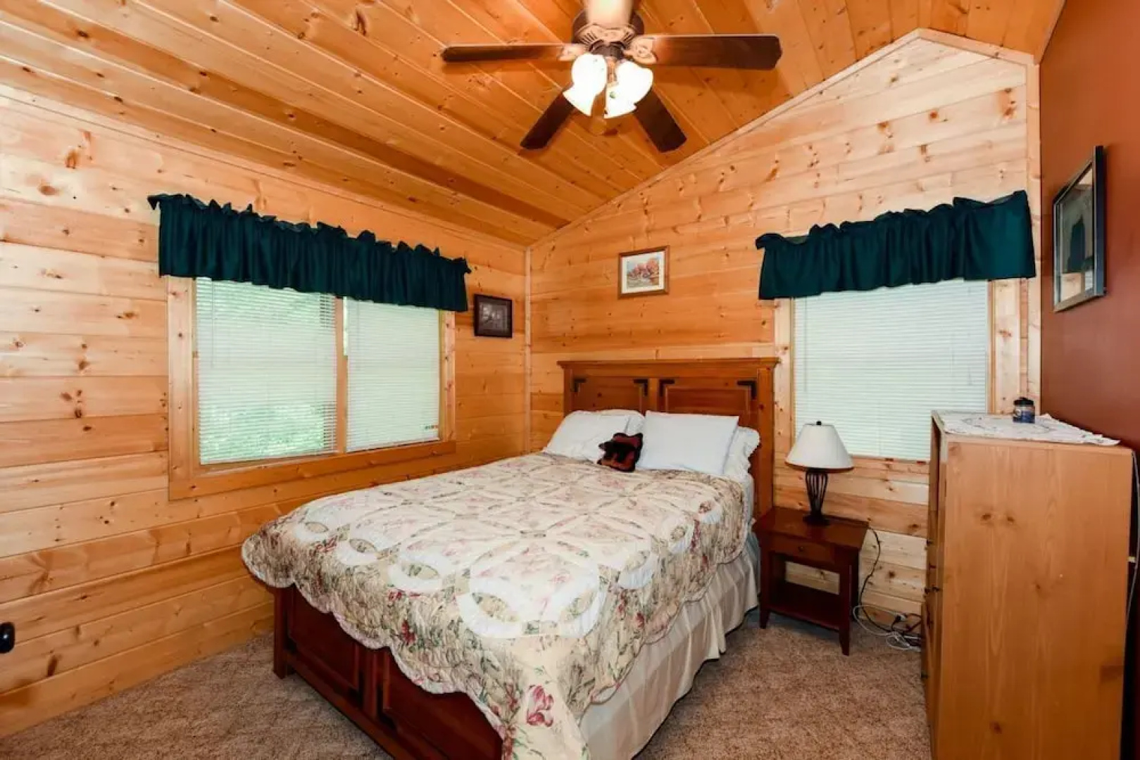 Crestview - 2 Br home by RedAwning