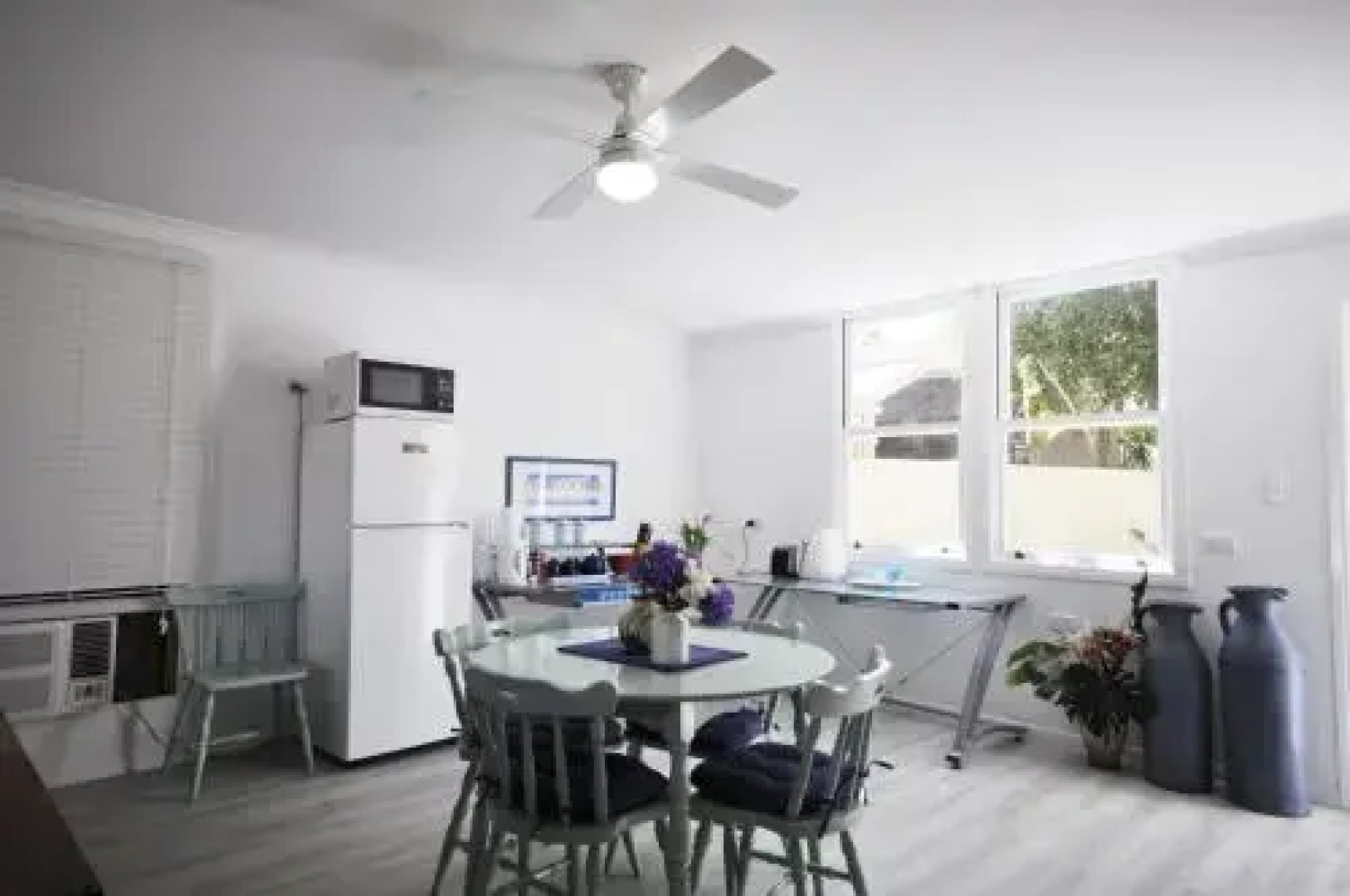 Retro Beach Flat