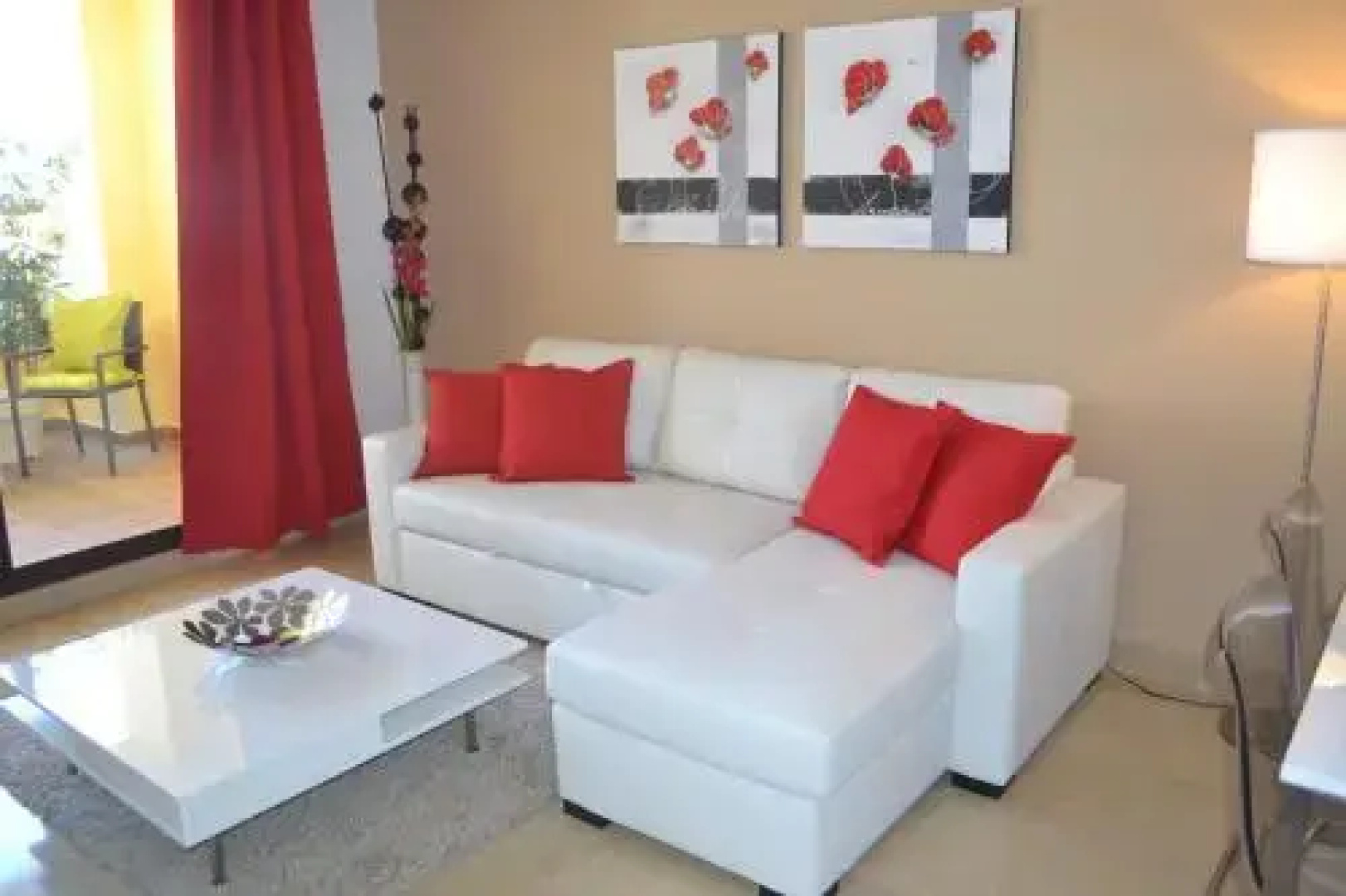 2114-Apt with nice terrace with pool view