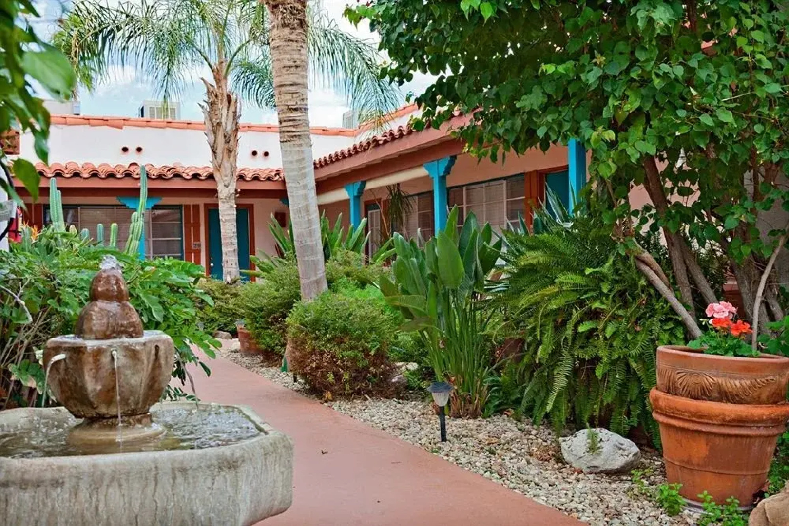 Casitas Laquita A Women's Resort (отель для женщин)