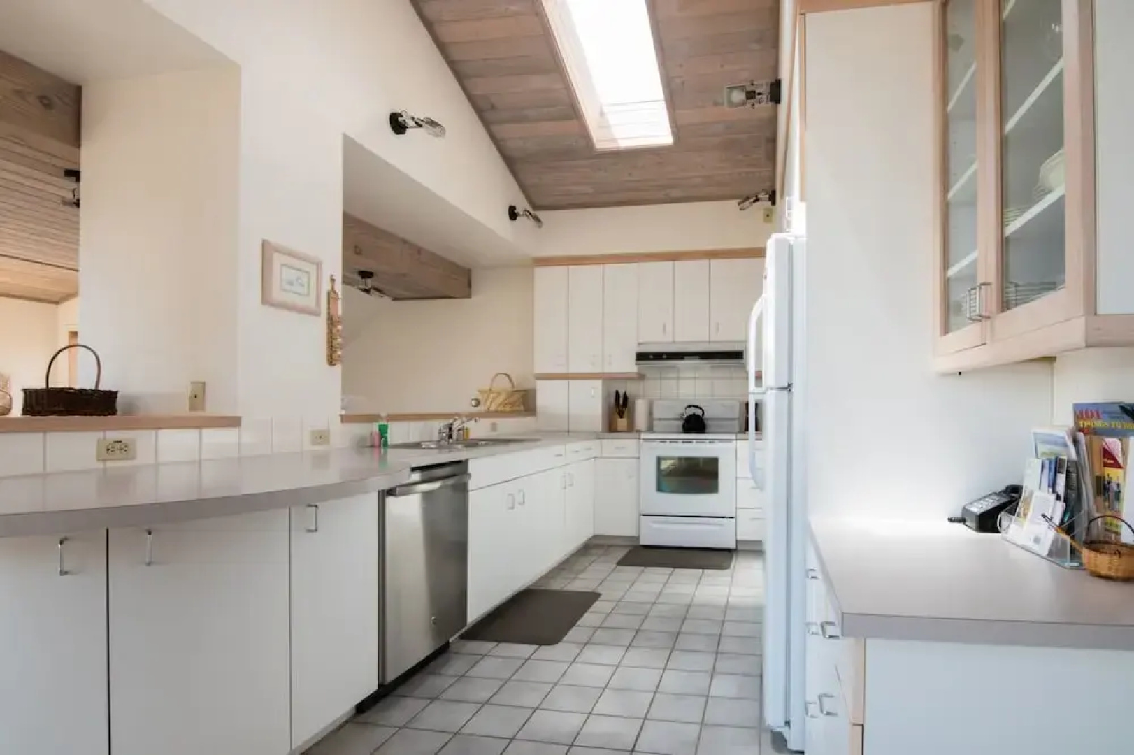 Seafront 3 Br home by RedAwning