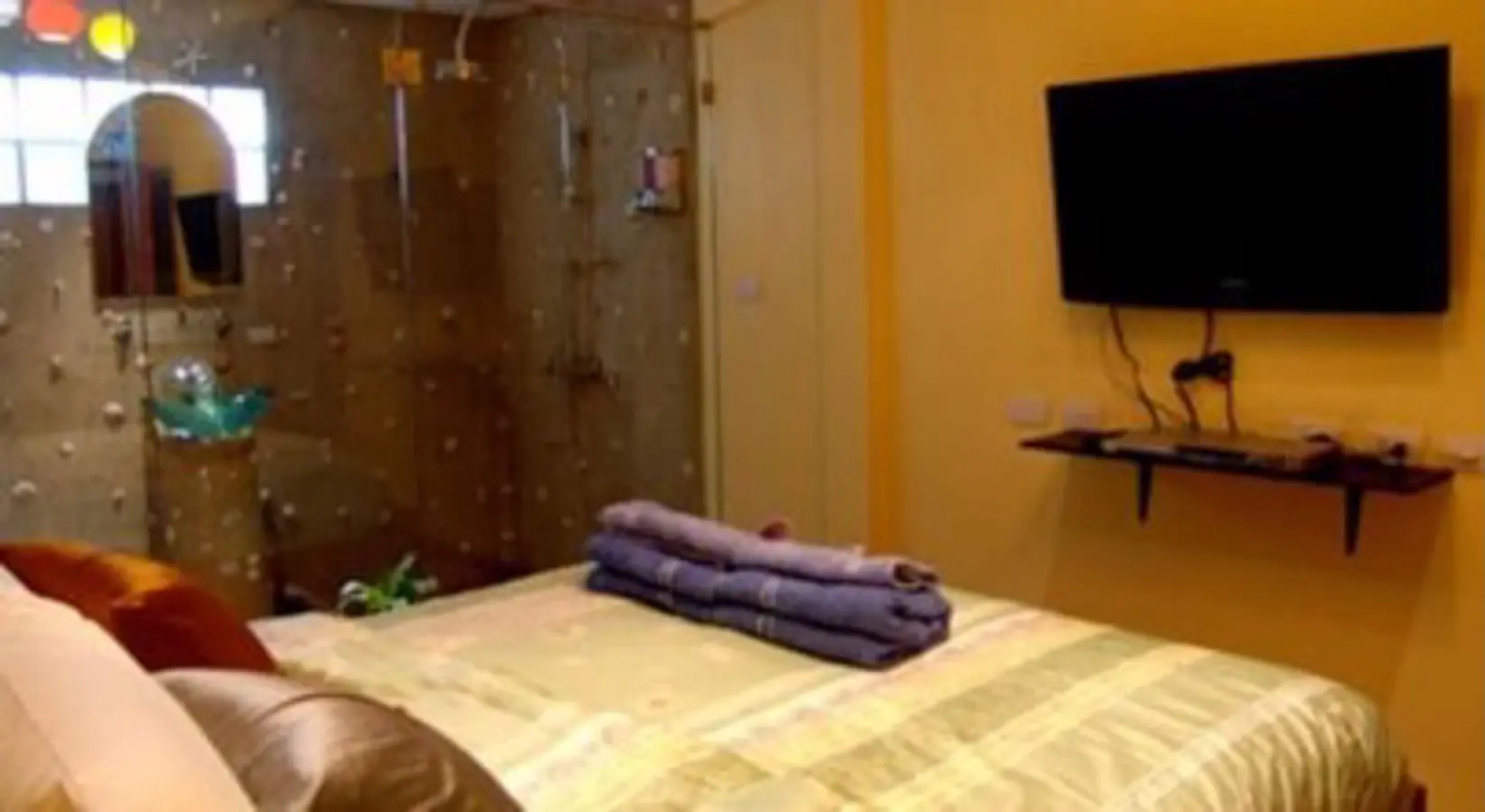 The Bee & B Guest House