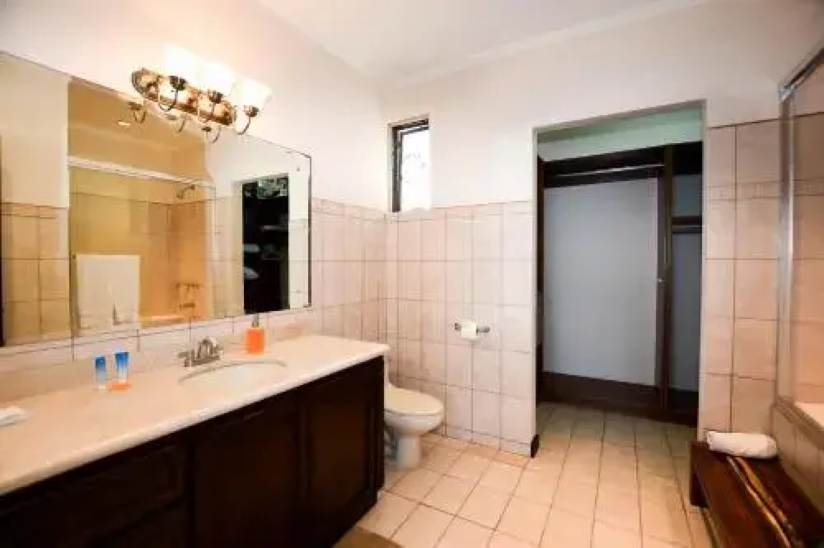 Luxury 2 bedroom condo with ocean view - Few steps from beach
