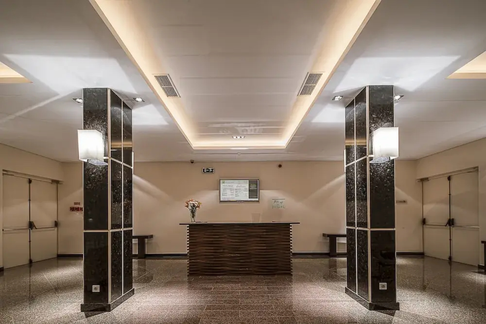 iu Hotel Uíge