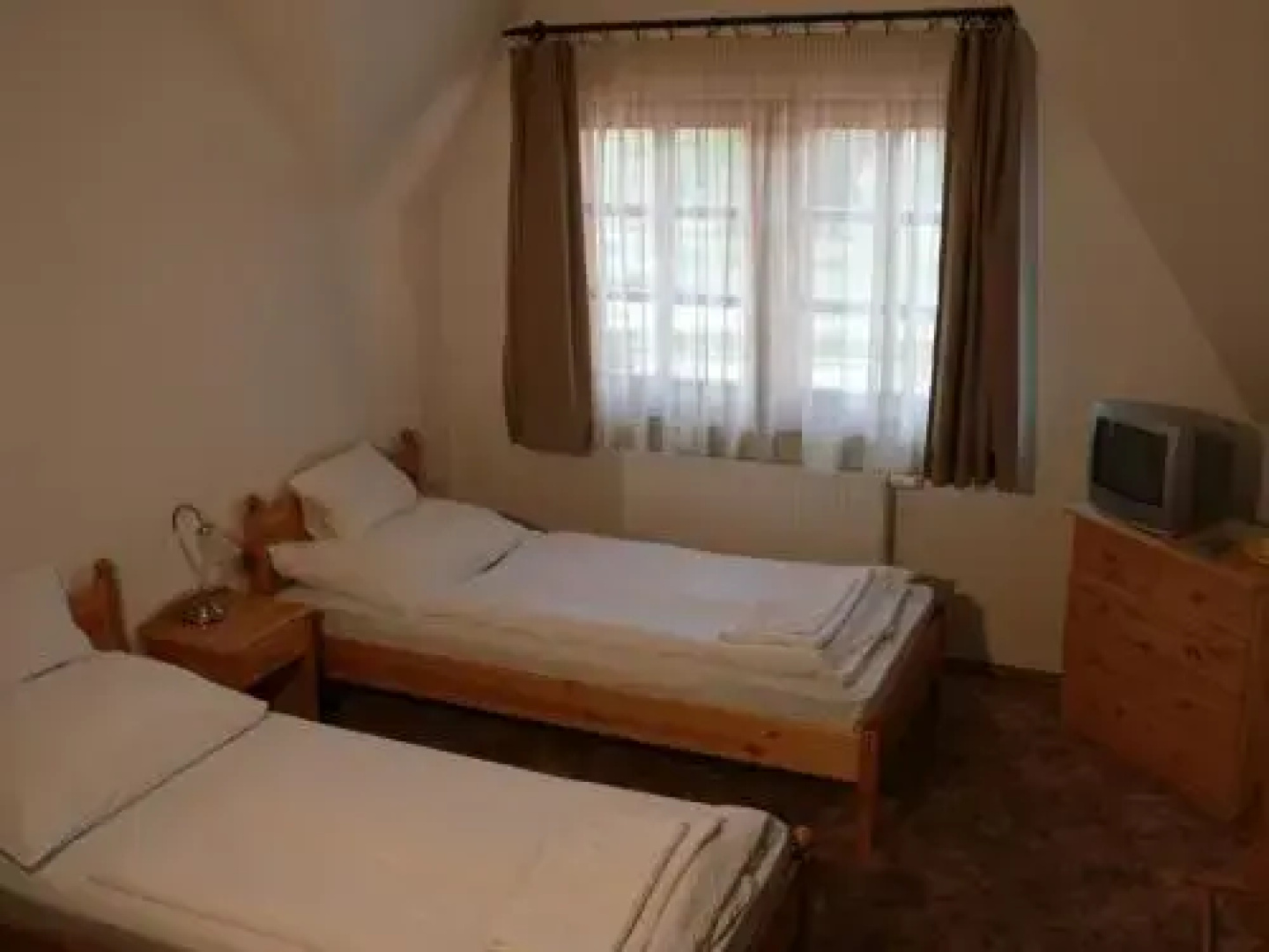 Kádárta Vendéglő Panzió