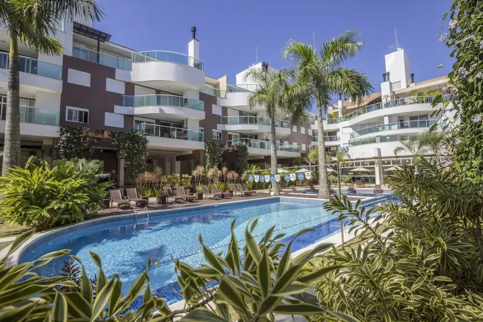 Fabulosa Cobertura com Jacuzzi - Condomínio com Piscina - Boulevard Bombinhas