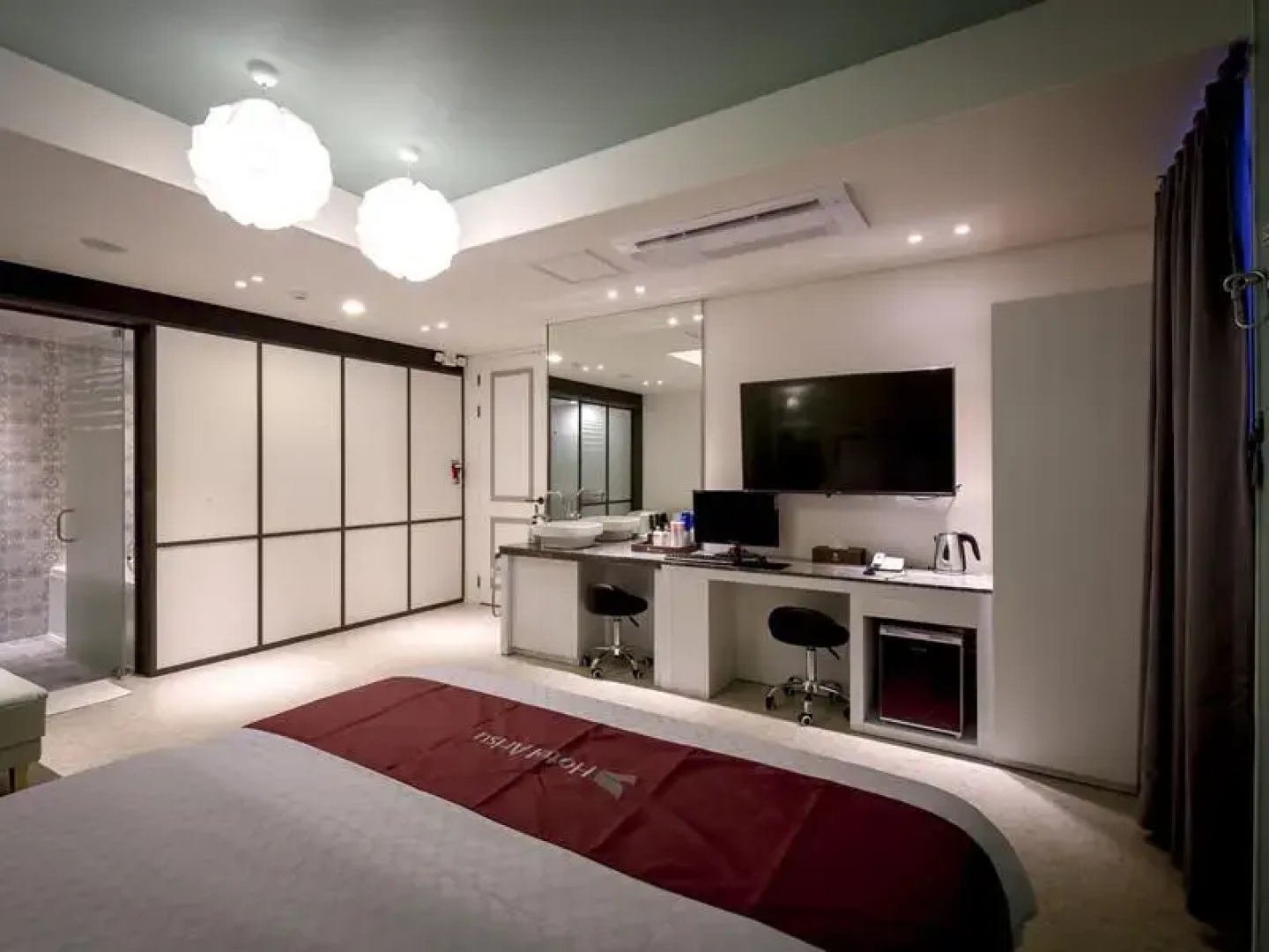 Gimpo Arisu Hotel