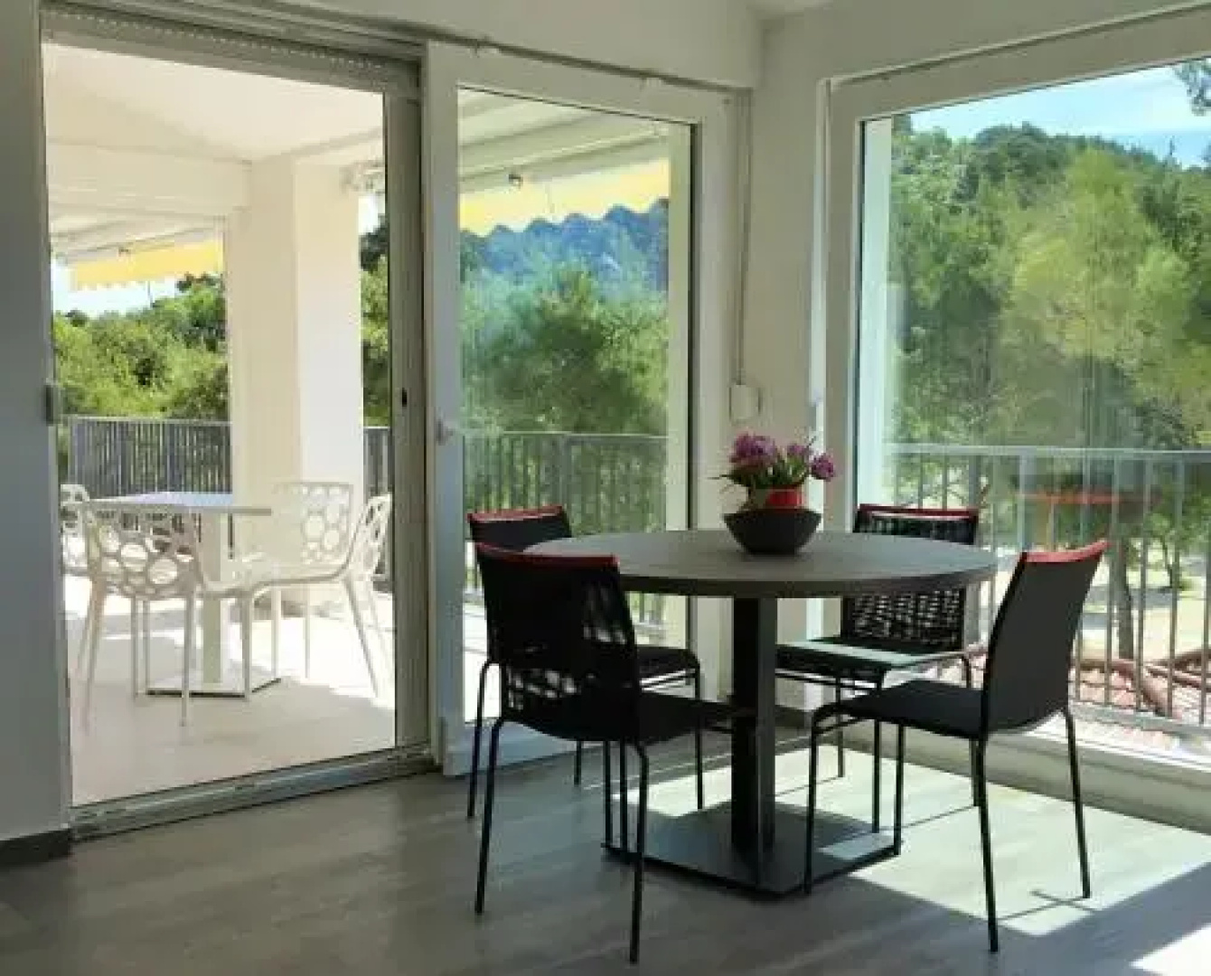 HD Beach House I