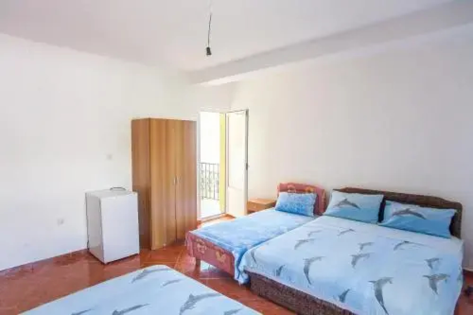 Egzona Home