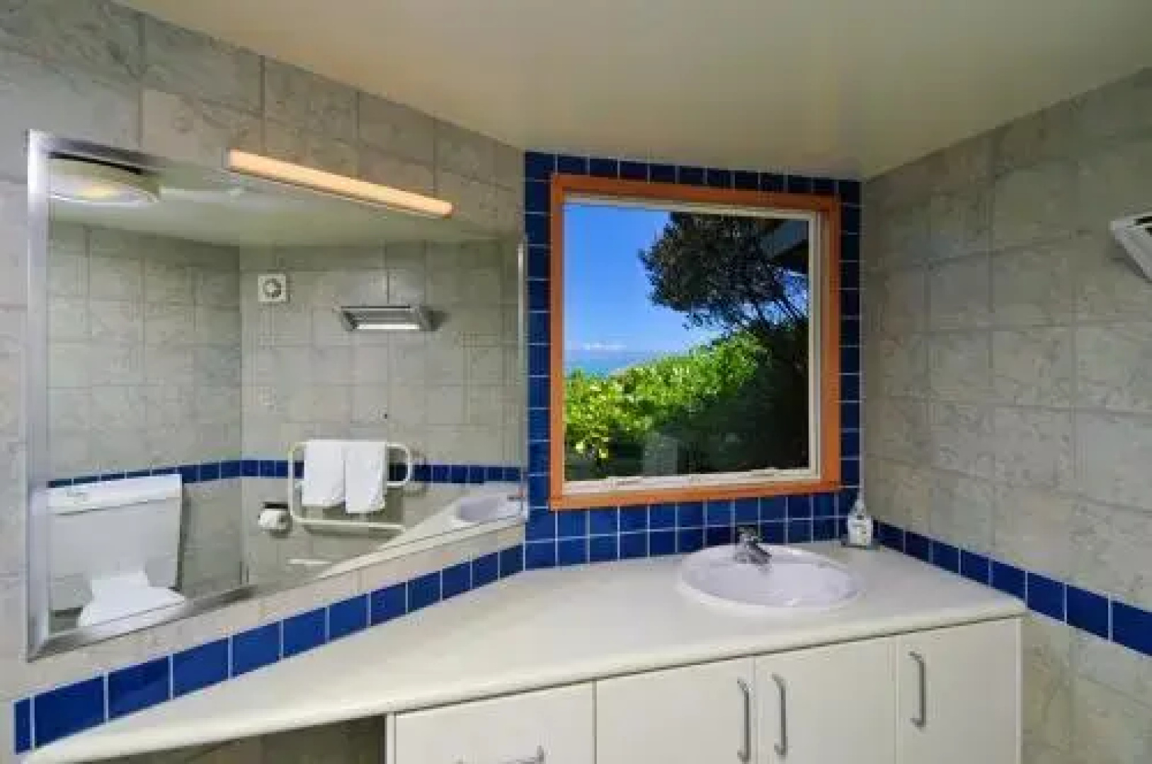 Sea Views Holiday Home