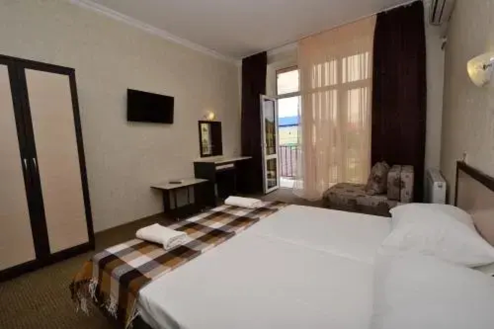 Lazurit Guesthouse