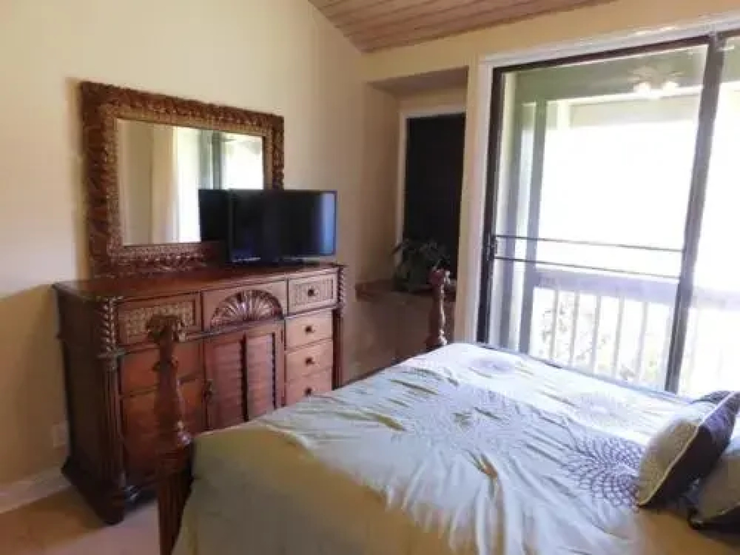 Red Ginger 57 - 1 Br Condo