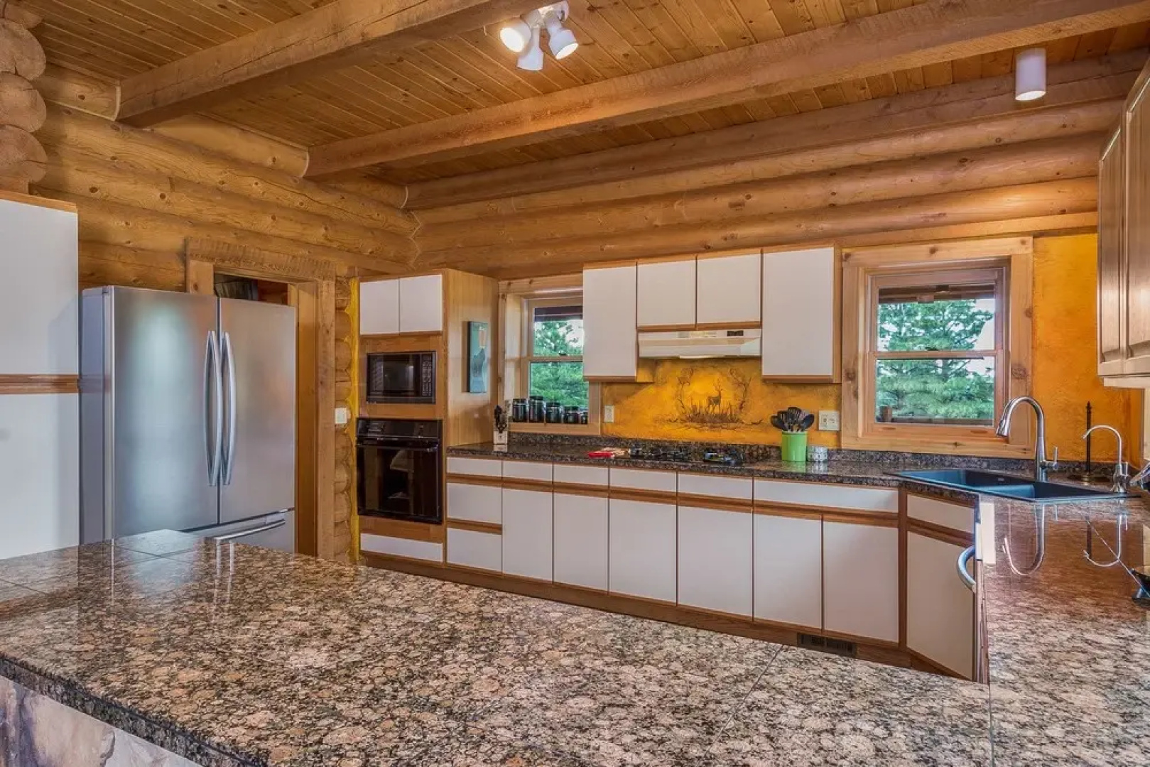 FlagRanch - 4 Br cabin by RedAwning
