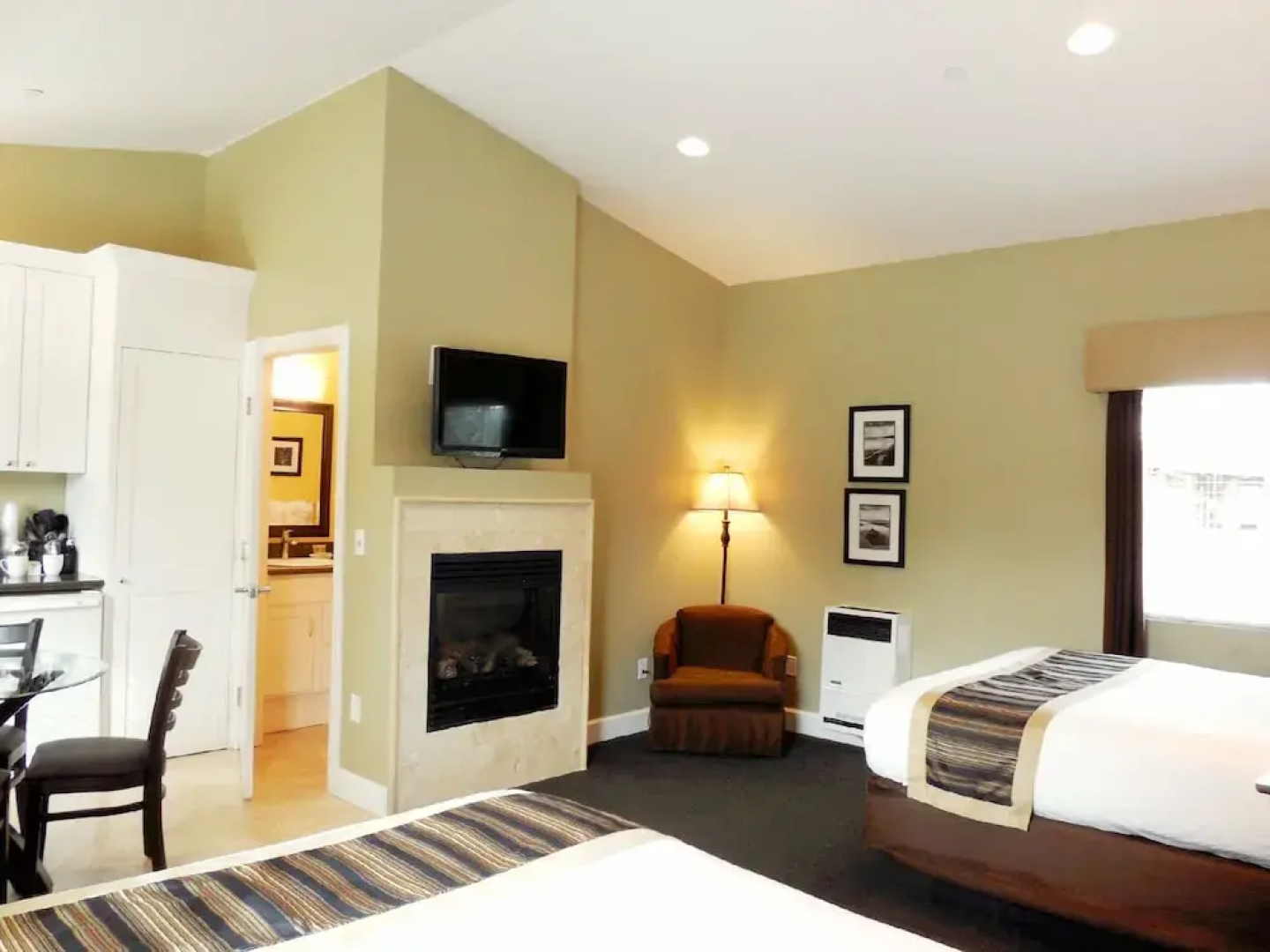 Sea Breeze Lodge