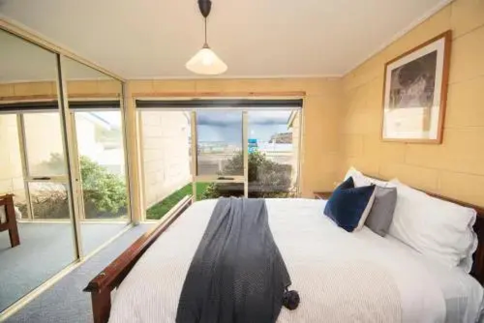 Bayview no 2 - Next to the Beach