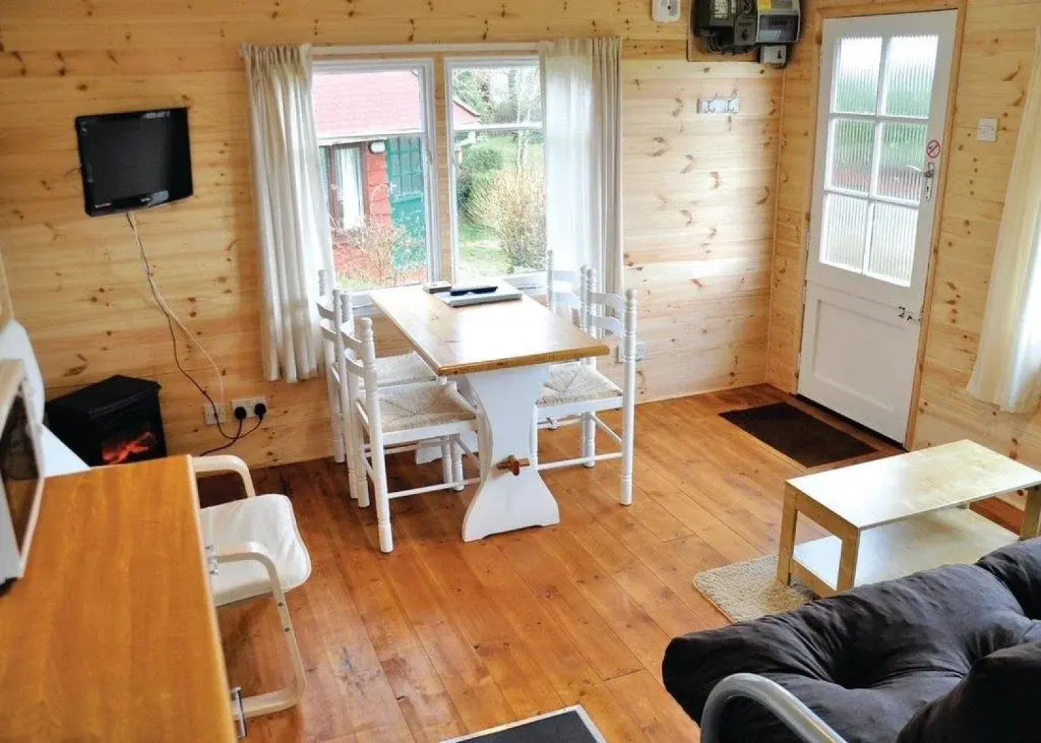 Grattons Cedar Lodges