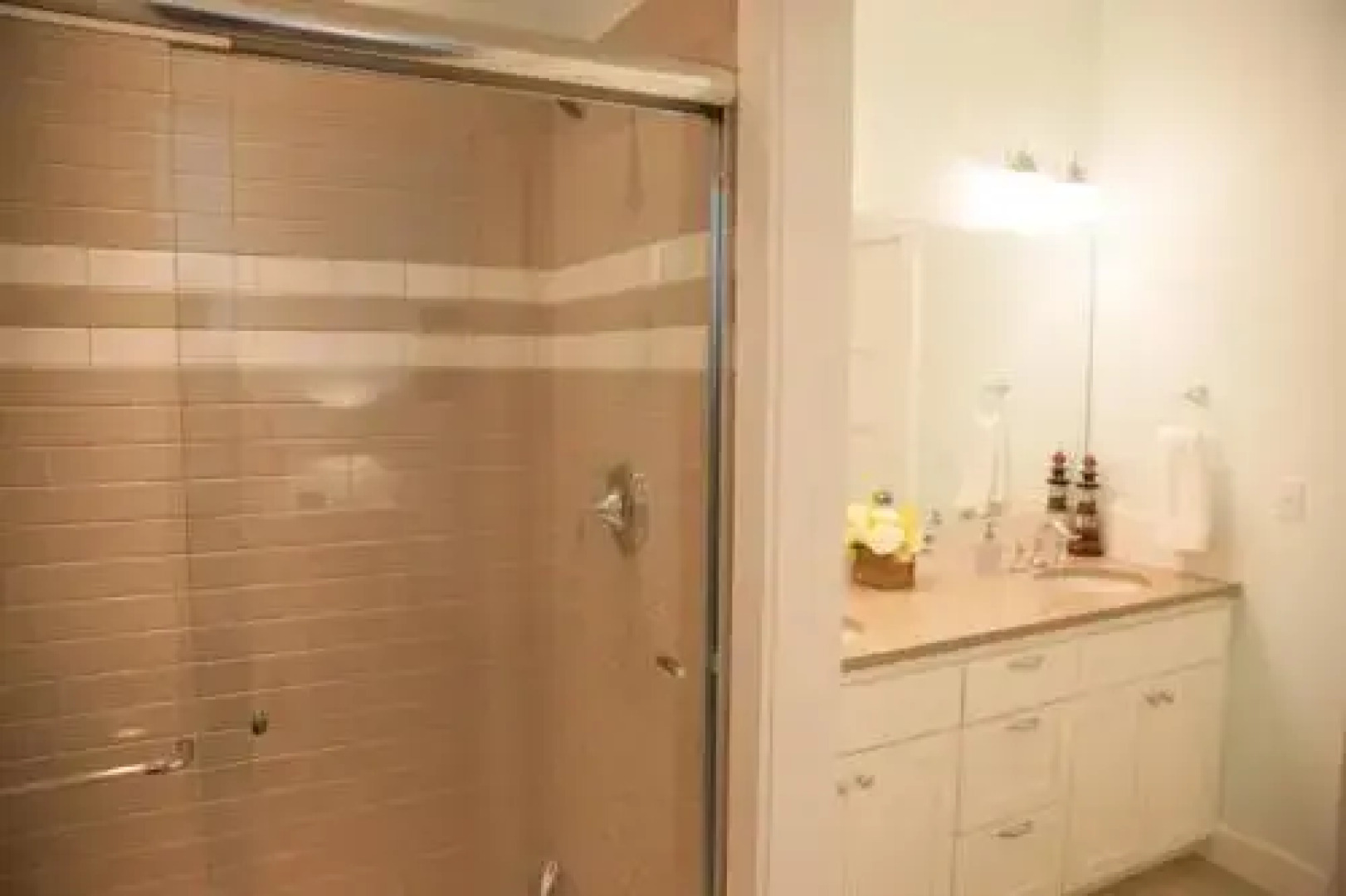 The Driftwood - 5 Br home by RedAwning