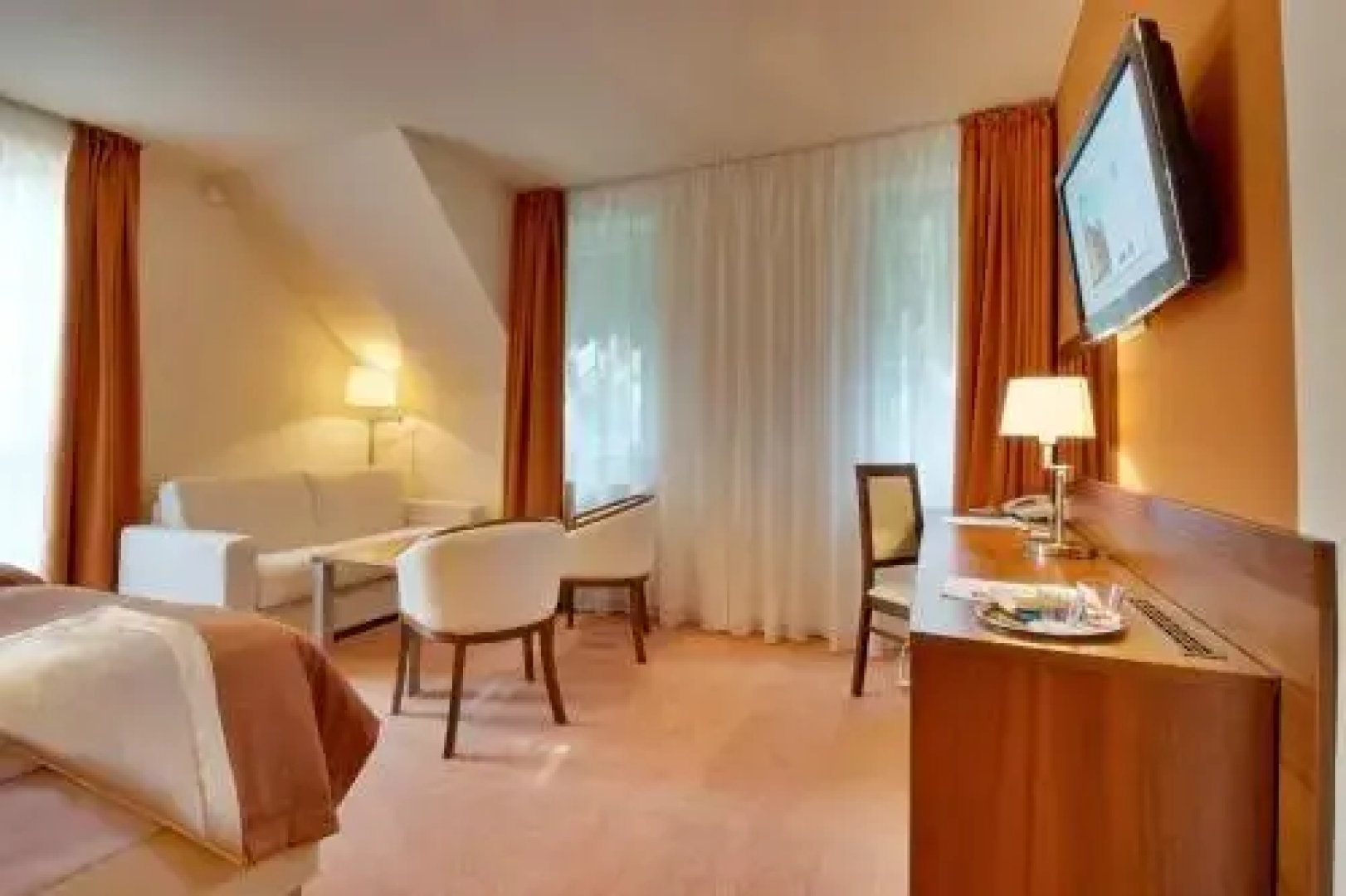 Dom zdravia - KÚPELE ČERVENÝ KLÁŠTOR Smerdžonka