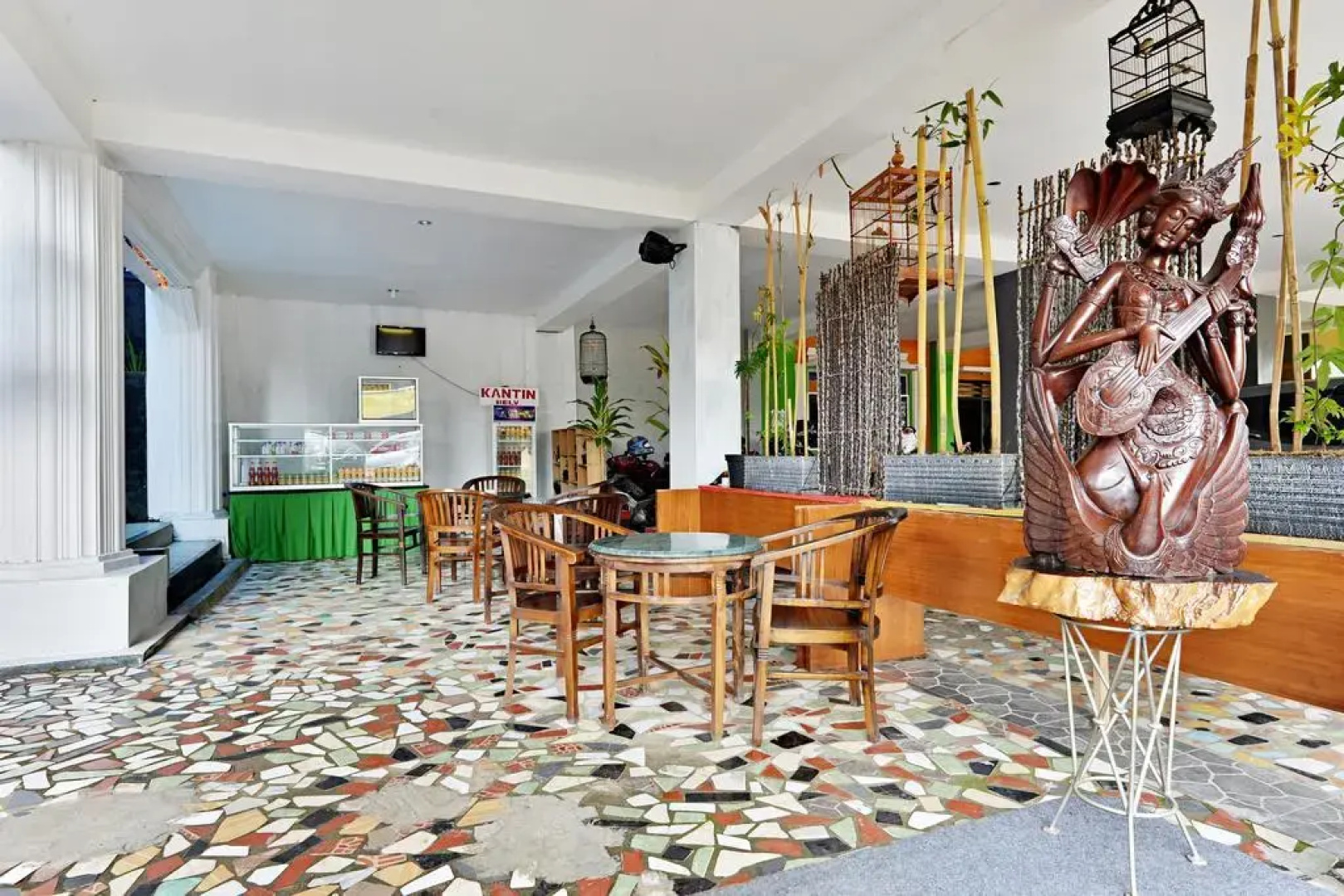 ZEN Rooms Cibogo Megamendung Puncak