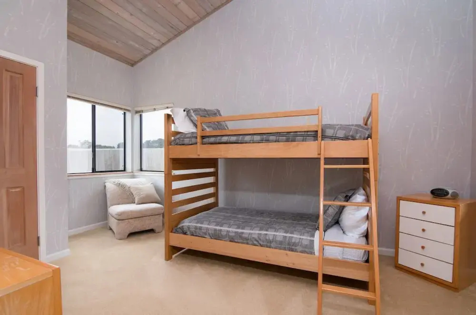 Seafront 3 Br home by RedAwning