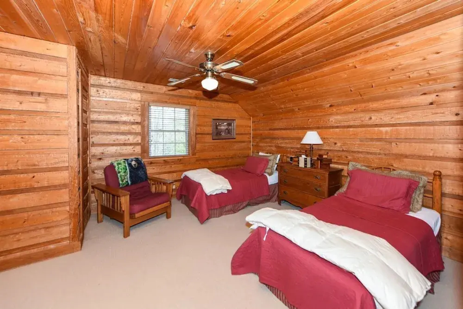 Tranquility - 4 Br home by RedAwning