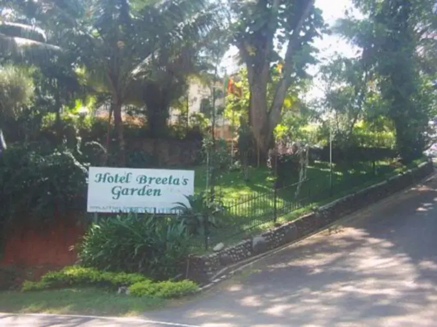 Hotel Breetas Garden