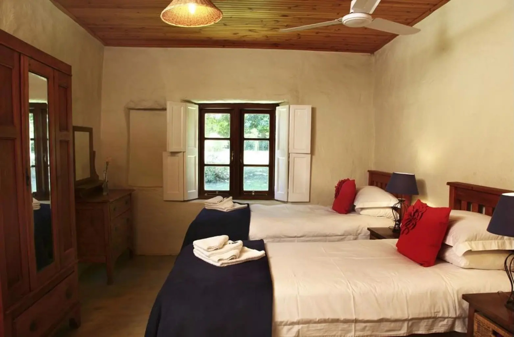 Bo La Motte Farm Cottages