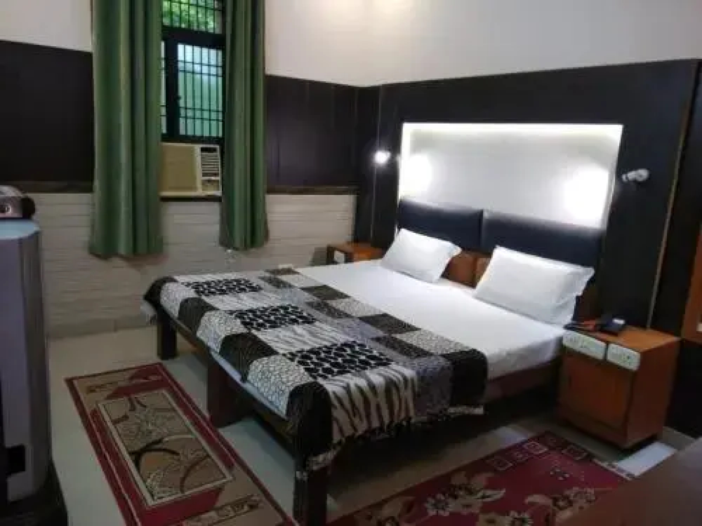 Aryans Taj Resort