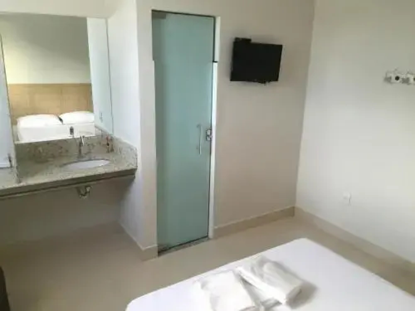 OYO Hotel Economy
