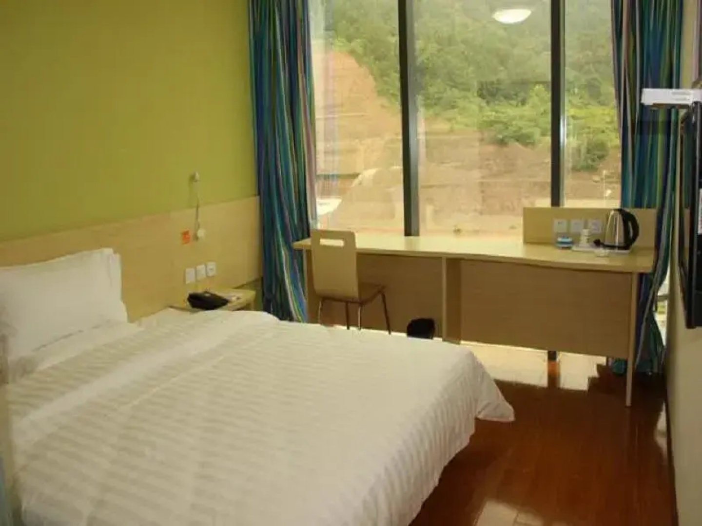 7 Days Inn Bazhong International Trade City Branch